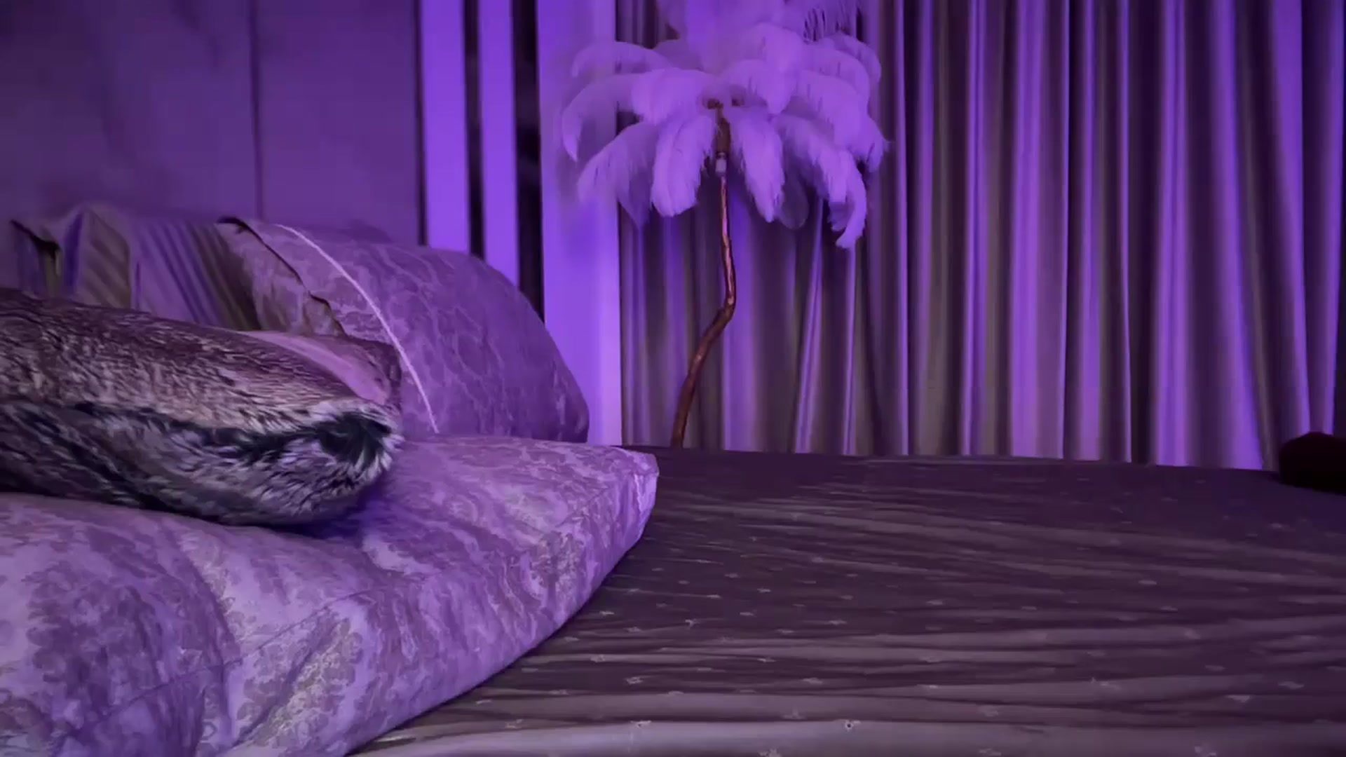 Gallery image thumbnail from UGLYGIRL_'s myfreecams stream on, 12/26/2024, 04:51 image 16 of 20