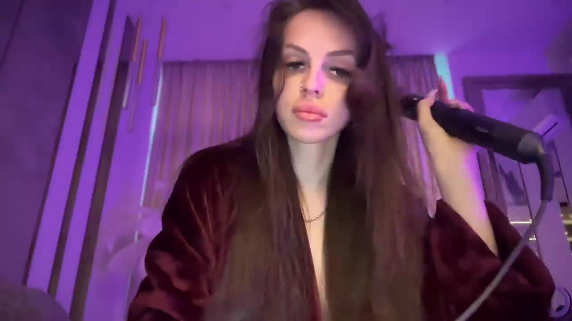 Gallery image thumbnail from UGLYGIRL_'s myfreecams stream on, 12/26/2024, 06:10 image 17 of 20
