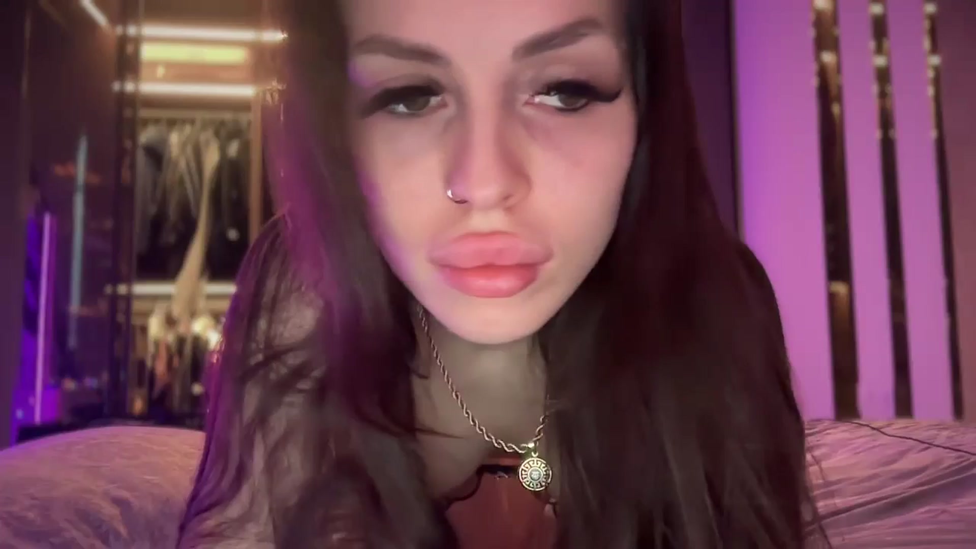 Gallery image thumbnail from UGLYGIRL_'s myfreecams stream on, 12/27/2024, 09:28 image 3 of 20