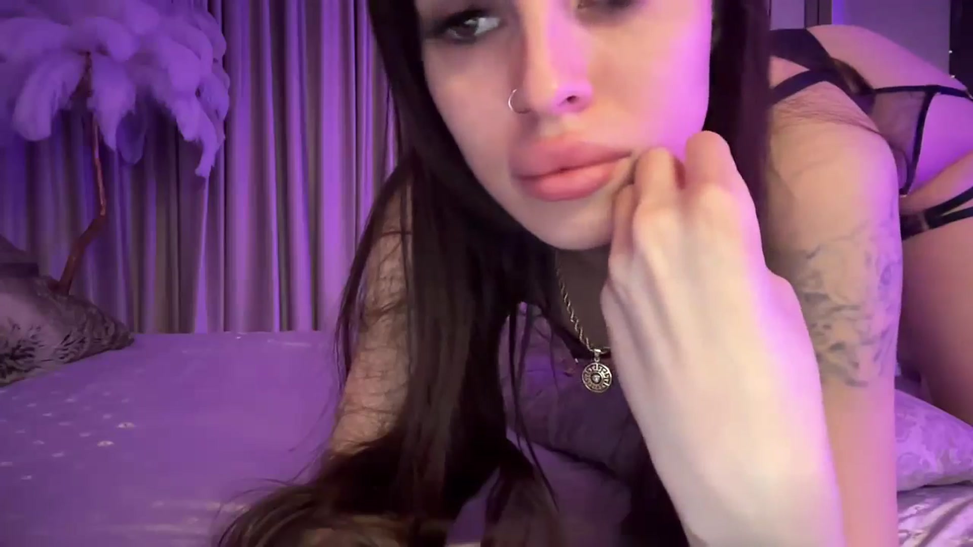 Gallery image thumbnail from UGLYGIRL_'s myfreecams stream on, 01/07/2025, 01:43 image 12 of 20
