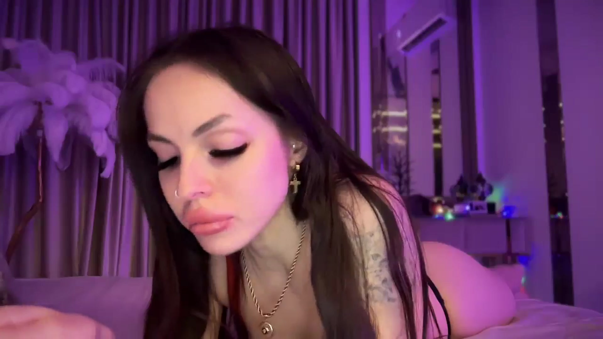 Gallery image thumbnail from UGLYGIRL_'s myfreecams stream on, 01/08/2025, 24:02 image 3 of 20