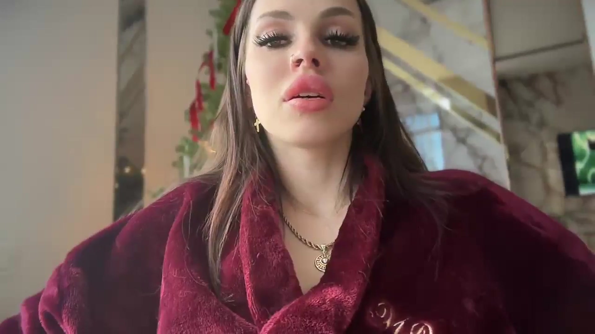 Gallery image thumbnail from UGLYGIRL_'s myfreecams stream on, 01/09/2025, 08:31 image 6 of 20