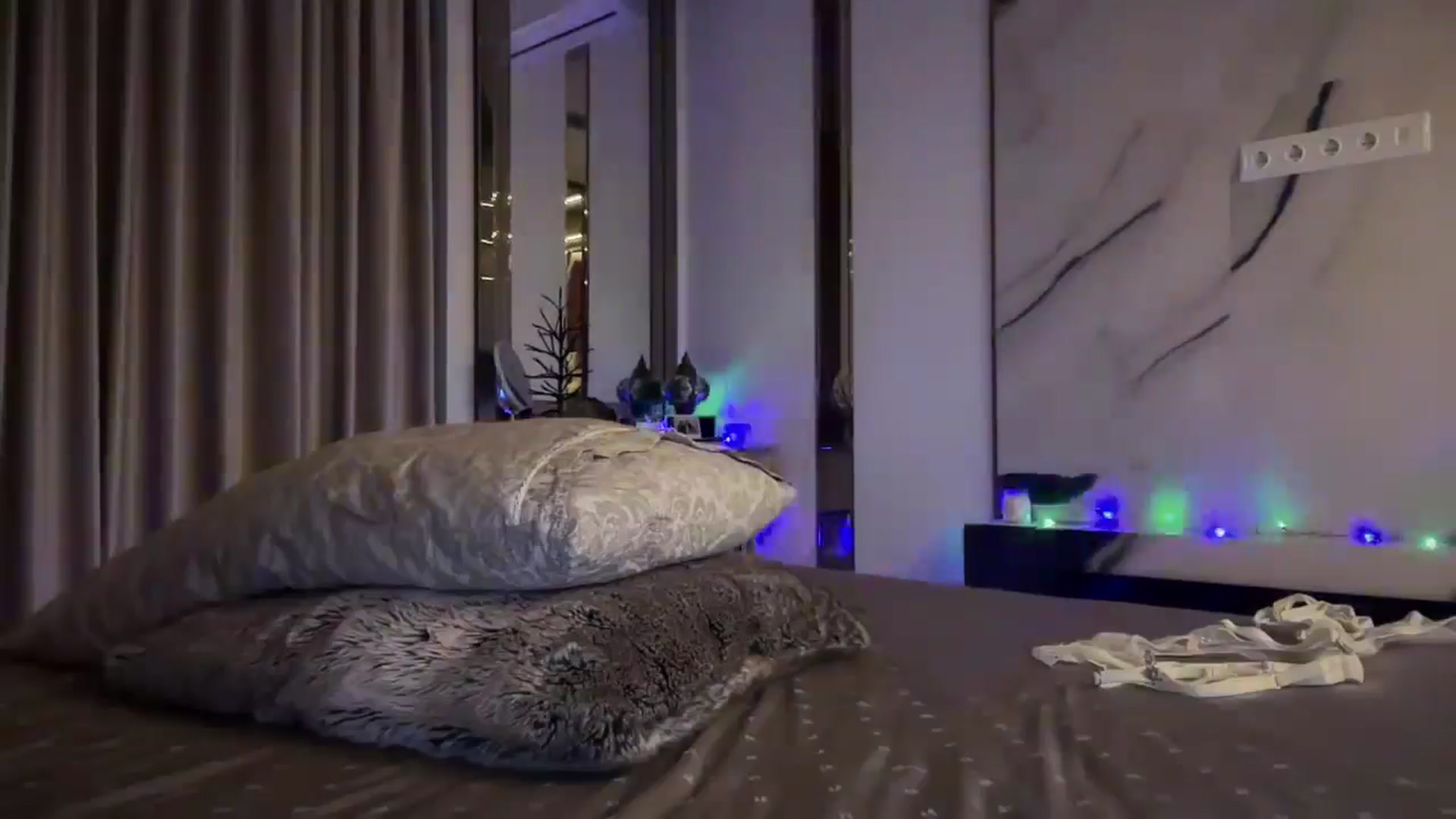 Gallery image thumbnail from UGLYGIRL_'s myfreecams stream on, 01/11/2025, 20:41 image 6 of 20