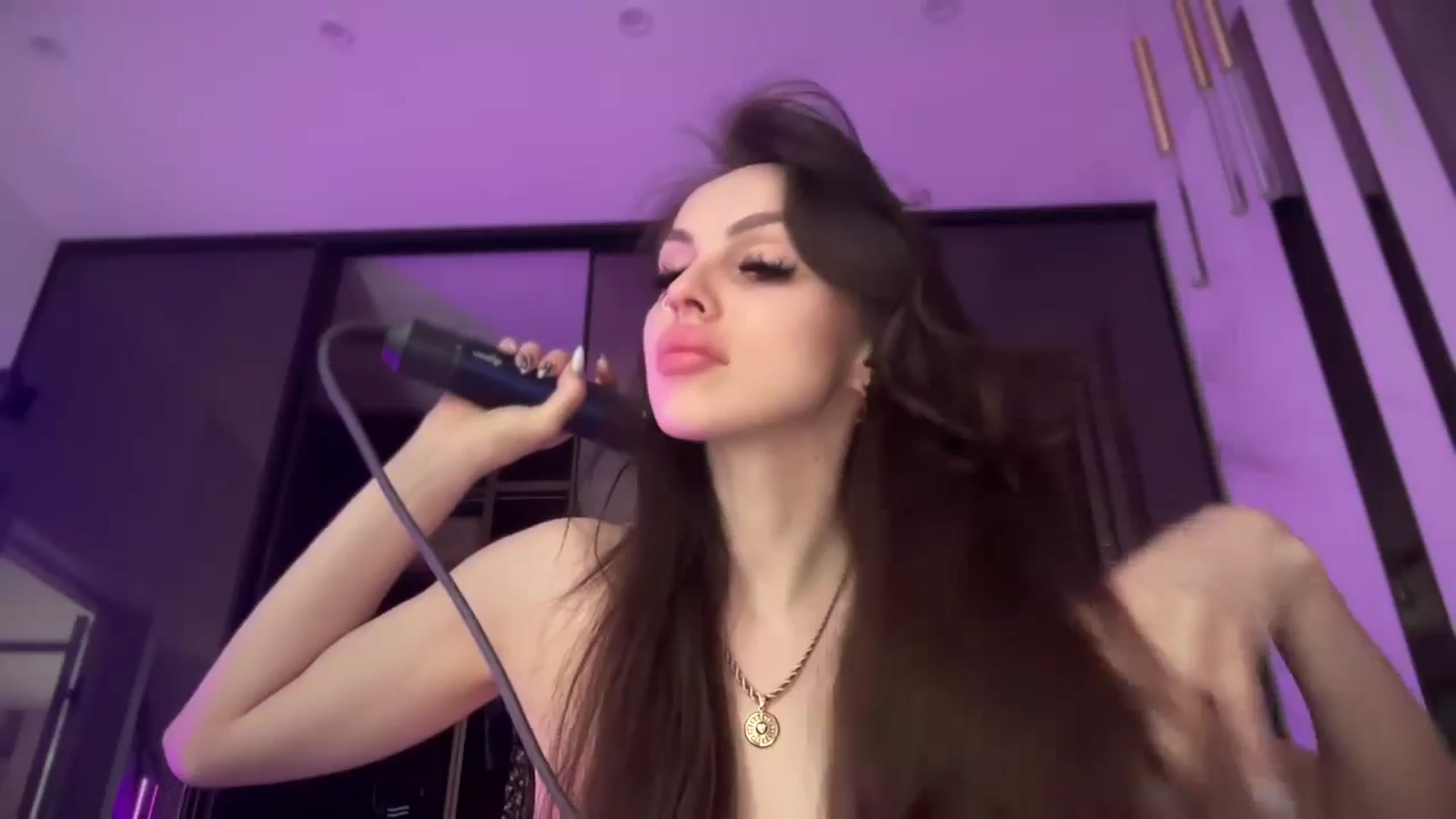 Gallery image thumbnail from UGLYGIRL_'s myfreecams stream on, 01/17/2025, 09:43 image 15 of 20