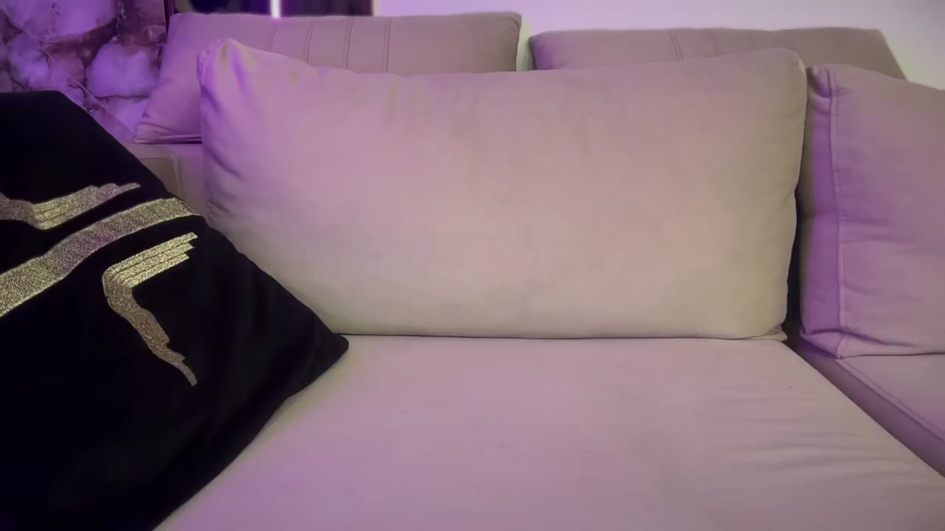 Gallery image thumbnail from UGLYGIRL_'s myfreecams stream on, 01/19/2025, 24:06 image 15 of 20