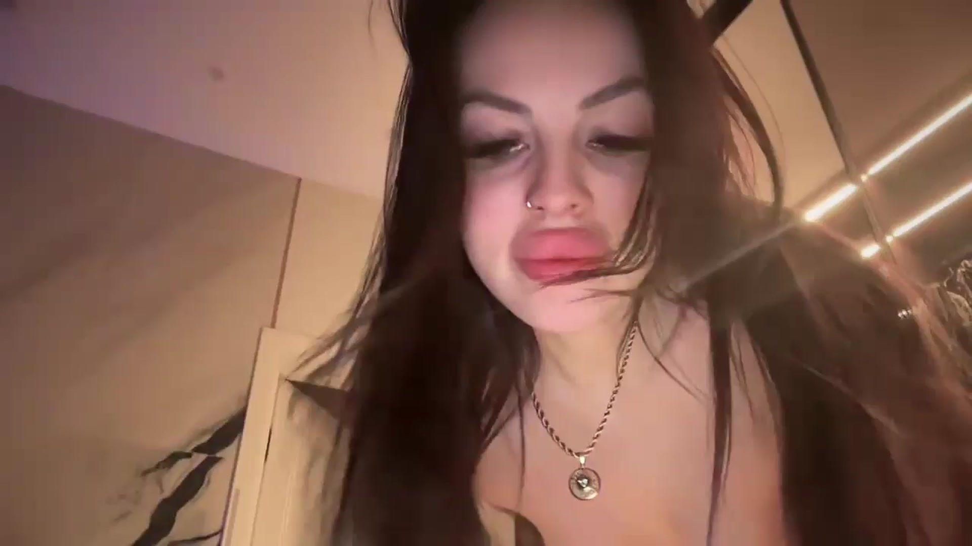 Gallery image thumbnail from UGLYGIRL_'s myfreecams stream on, 01/20/2025, 22:24 image 1 of 20