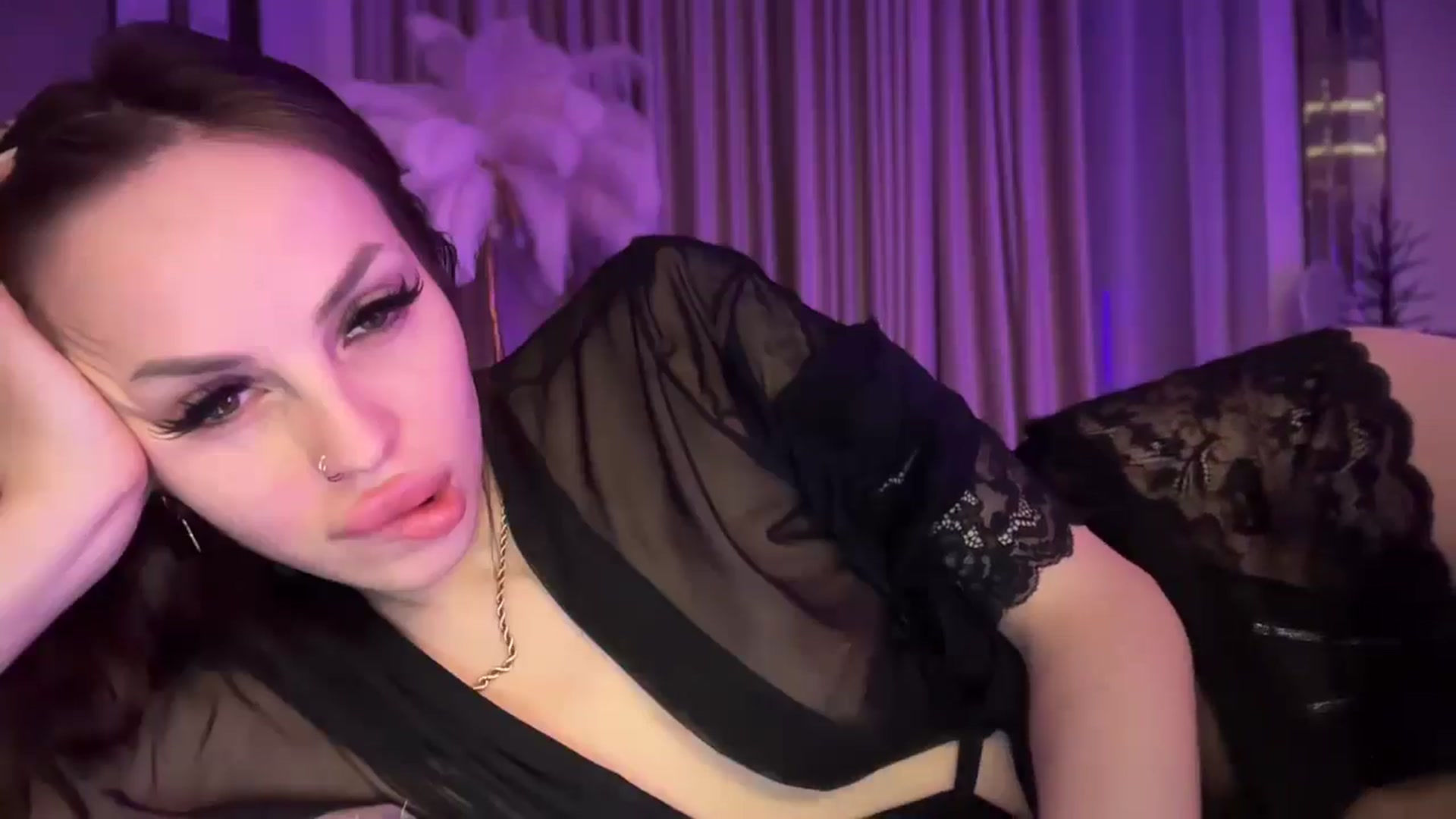 Gallery image thumbnail from UGLYGIRL_'s myfreecams stream on, 01/21/2025, 03:14 image 8 of 20
