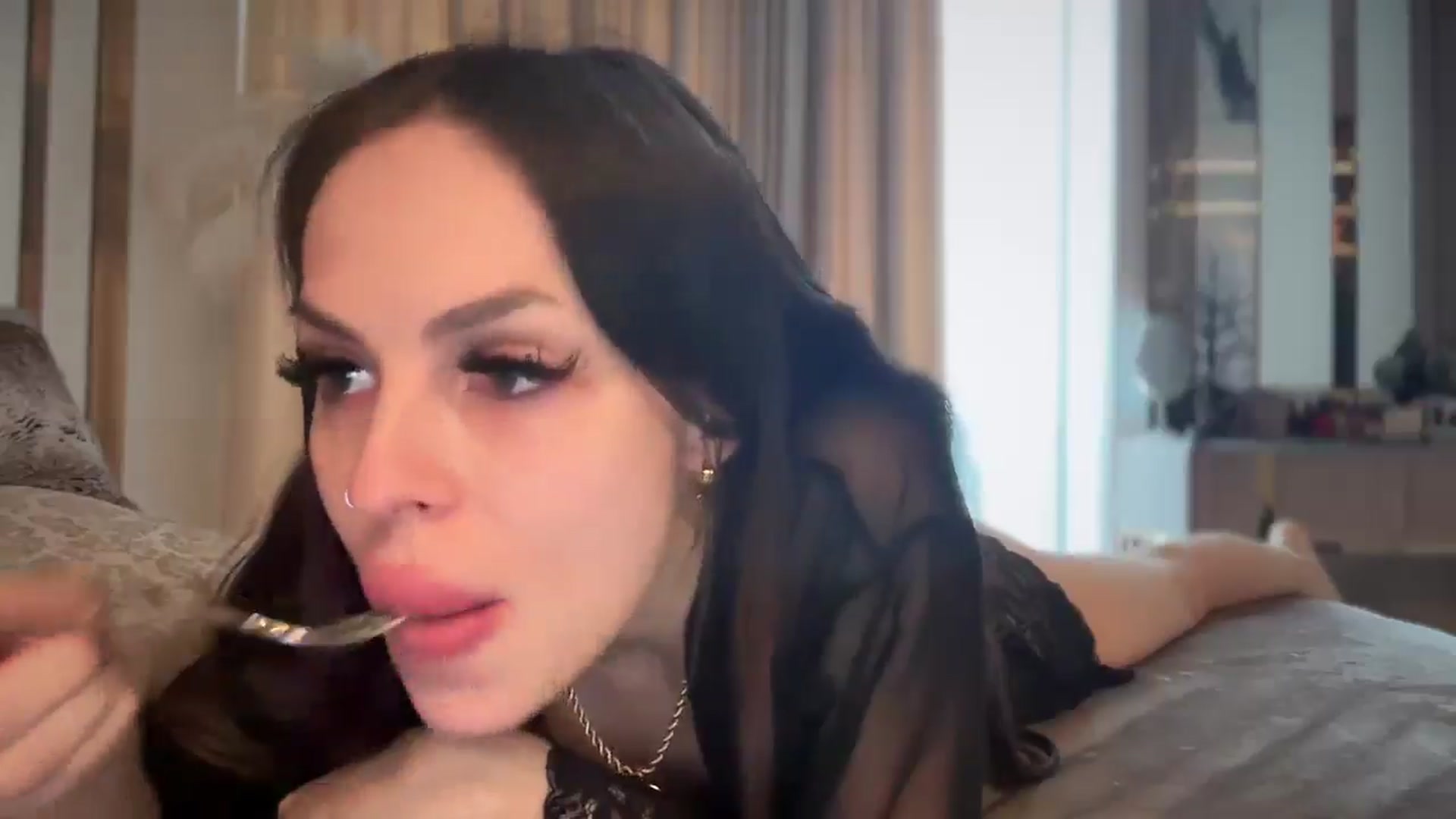Gallery image thumbnail from UGLYGIRL_'s myfreecams stream on, 01/21/2025, 08:08 image 11 of 20