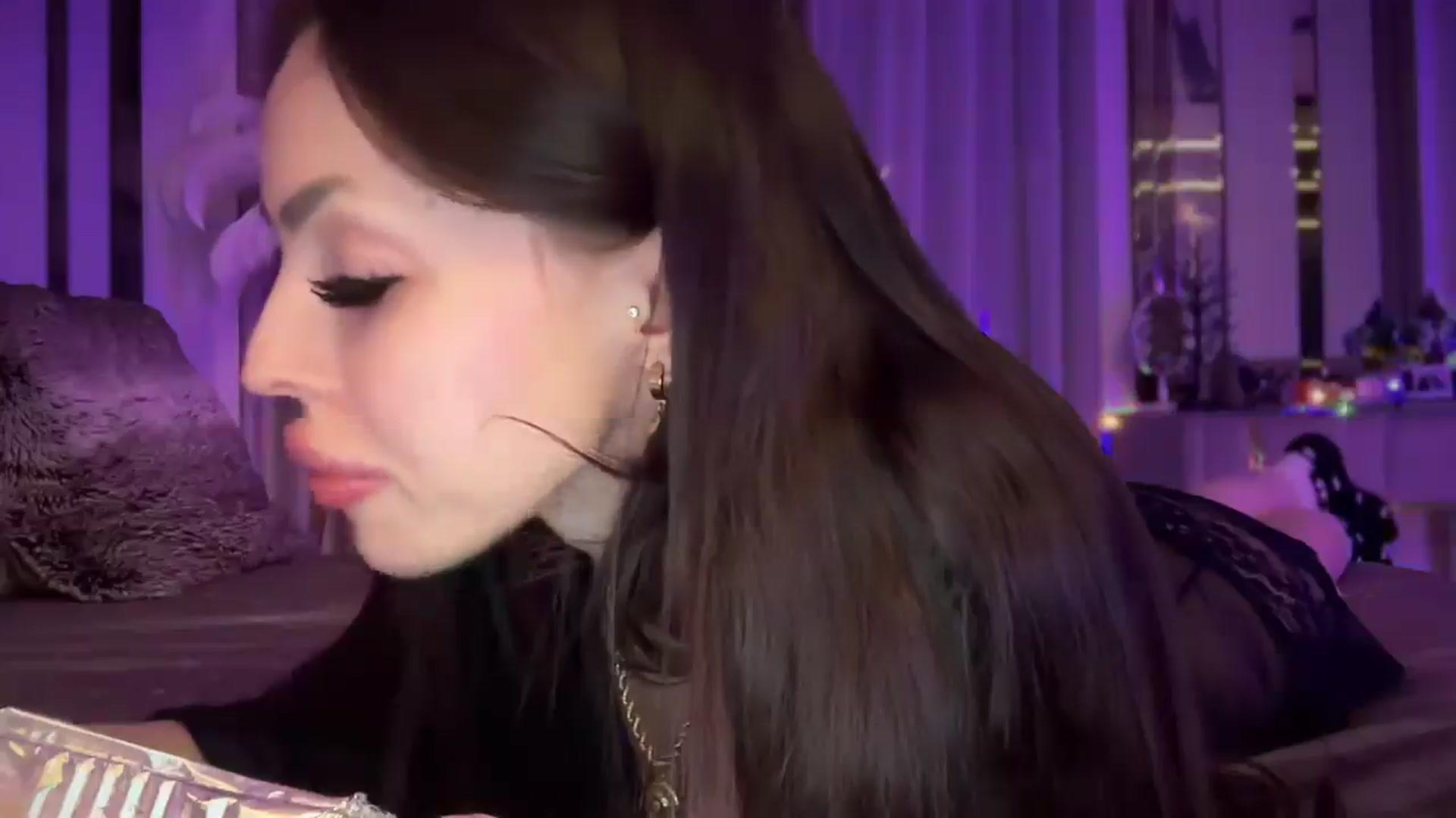 Gallery image thumbnail from UGLYGIRL_'s myfreecams stream on, 01/21/2025, 20:16 image 8 of 20