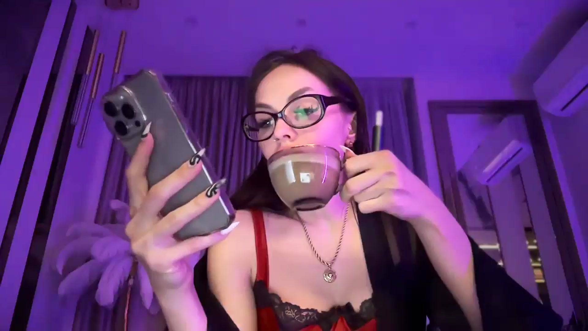 Gallery image thumbnail from UGLYGIRL_'s myfreecams stream on, 01/22/2025, 24:11 image 8 of 20