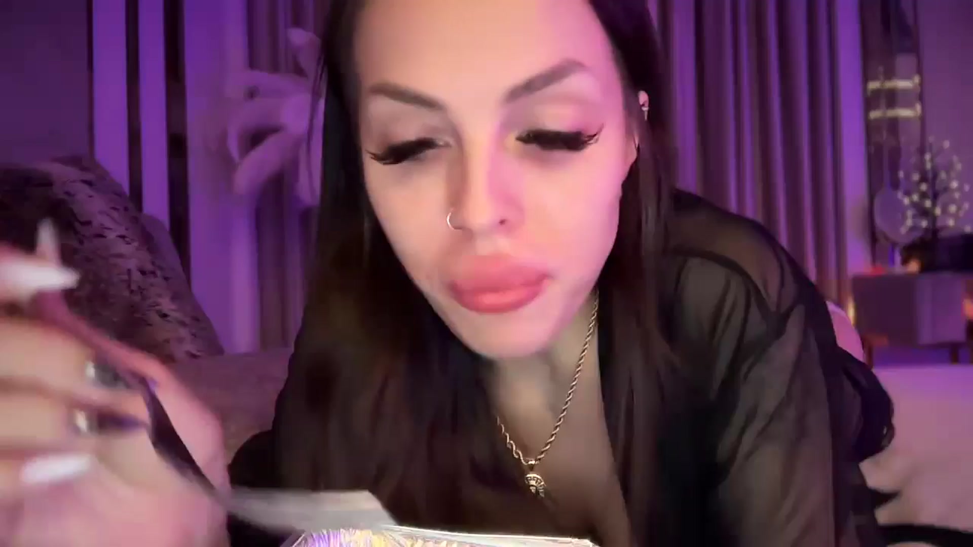 Gallery image thumbnail from UGLYGIRL_'s myfreecams stream on, 01/27/2025, 19:21 image 12 of 20