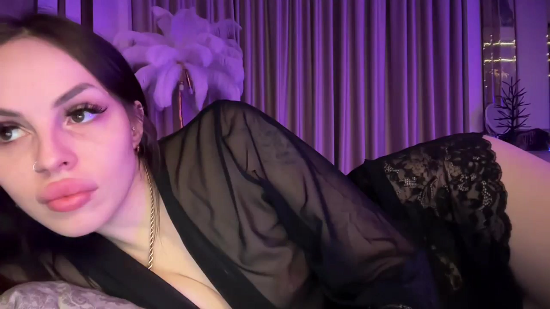 Gallery image thumbnail from UGLYGIRL_'s myfreecams stream on, 01/28/2025, 23:32 image 9 of 20