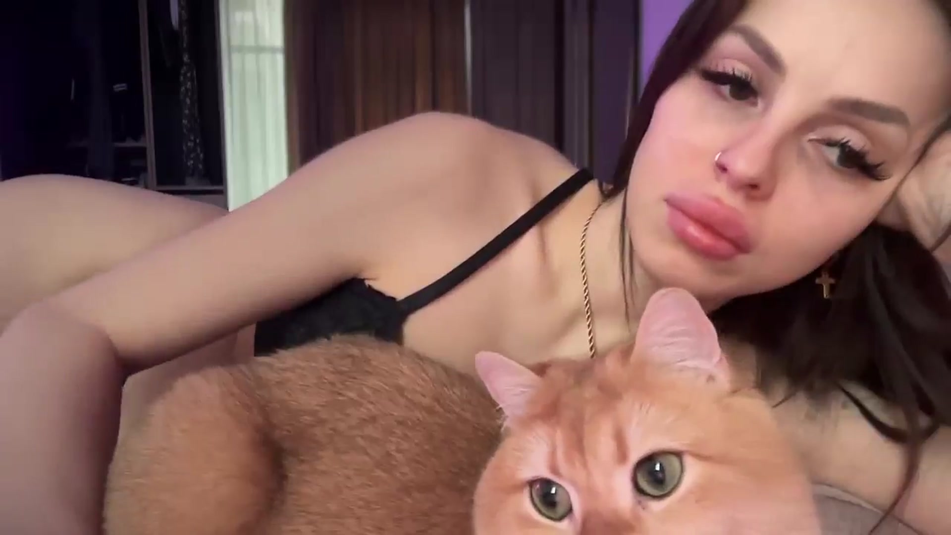 Gallery image thumbnail from UGLYGIRL_'s myfreecams stream on, 01/31/2025, 08:09 image 7 of 20