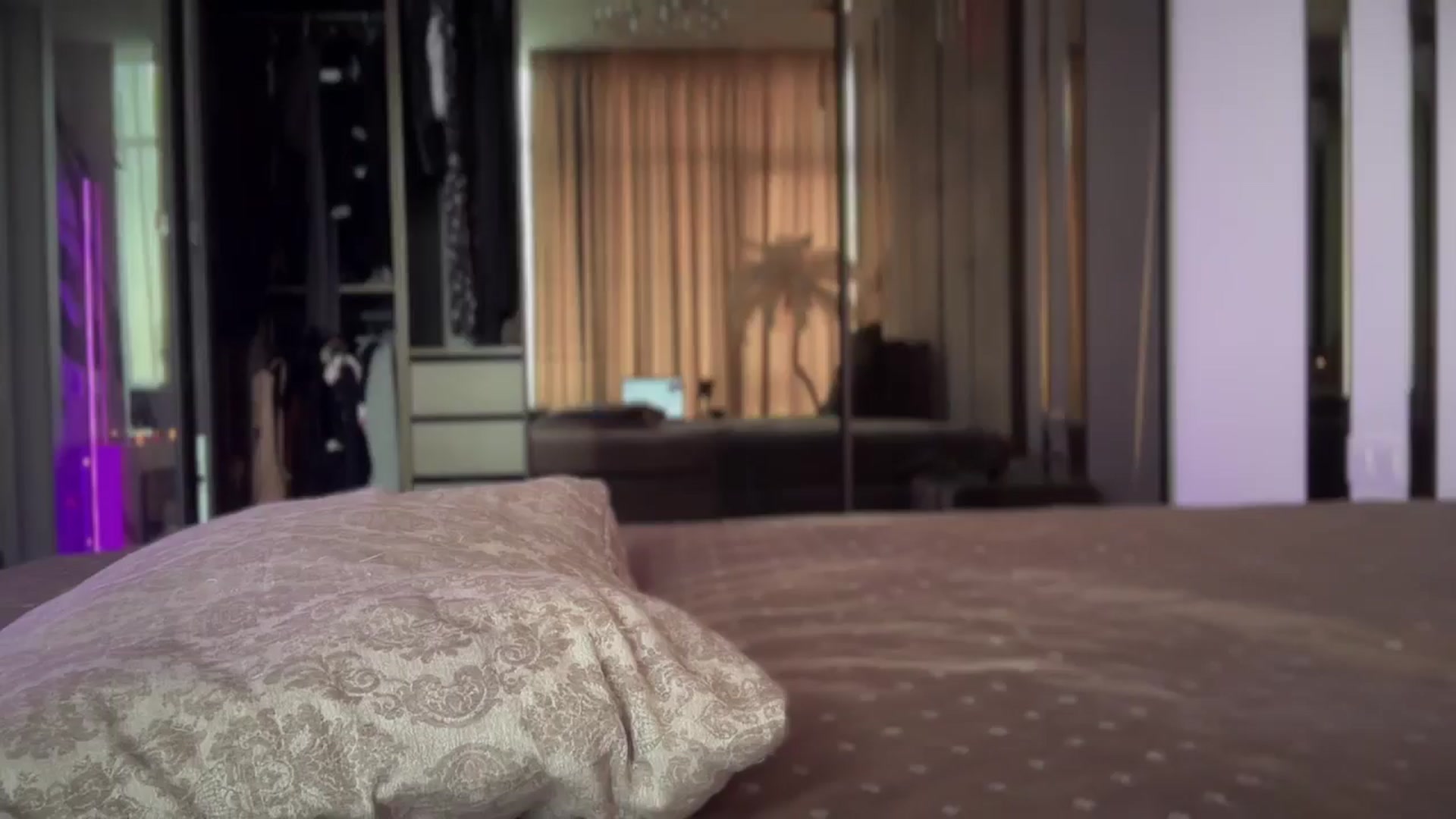 Gallery image thumbnail from UGLYGIRL_'s myfreecams stream on, 02/03/2025, 08:09 image 12 of 20