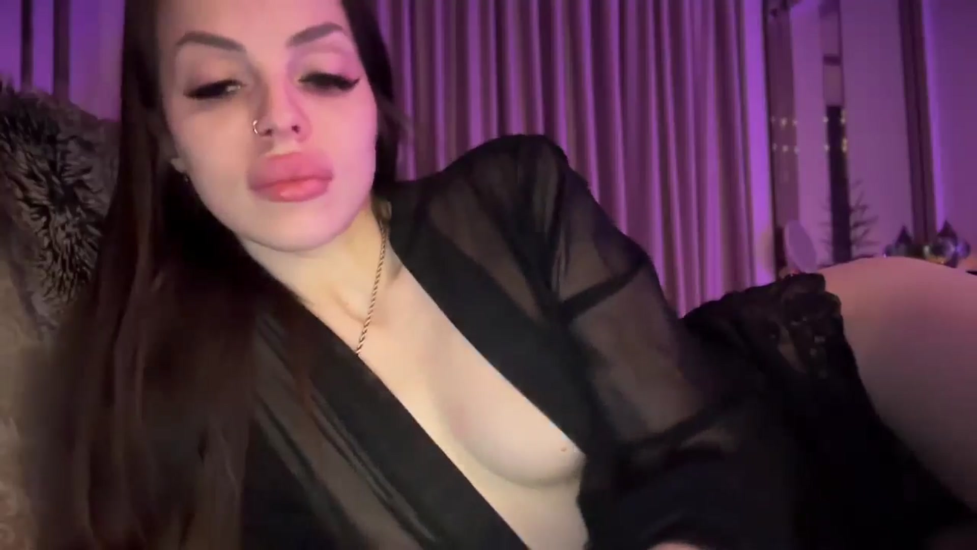Gallery image thumbnail from UGLYGIRL_'s myfreecams stream on, 02/03/2025, 22:34 image 10 of 20