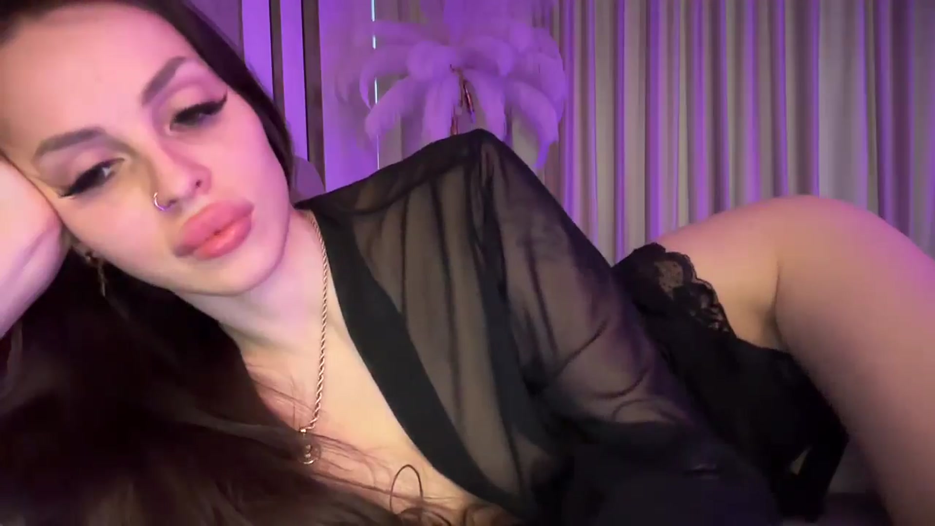 Gallery image thumbnail from UGLYGIRL_'s myfreecams stream on, 02/04/2025, 06:01 image 18 of 20