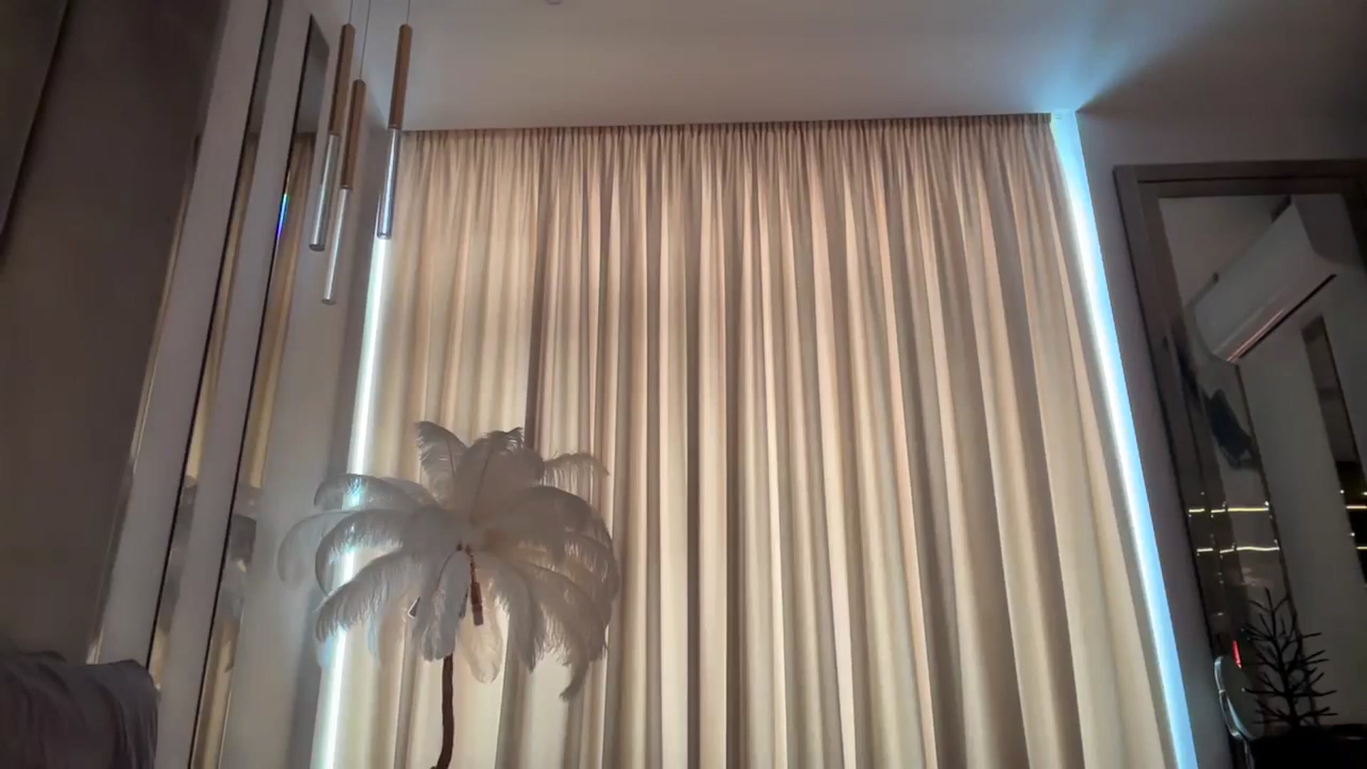 Gallery image thumbnail from UGLYGIRL_'s myfreecams stream on, 02/07/2025, 10:56 image 19 of 20