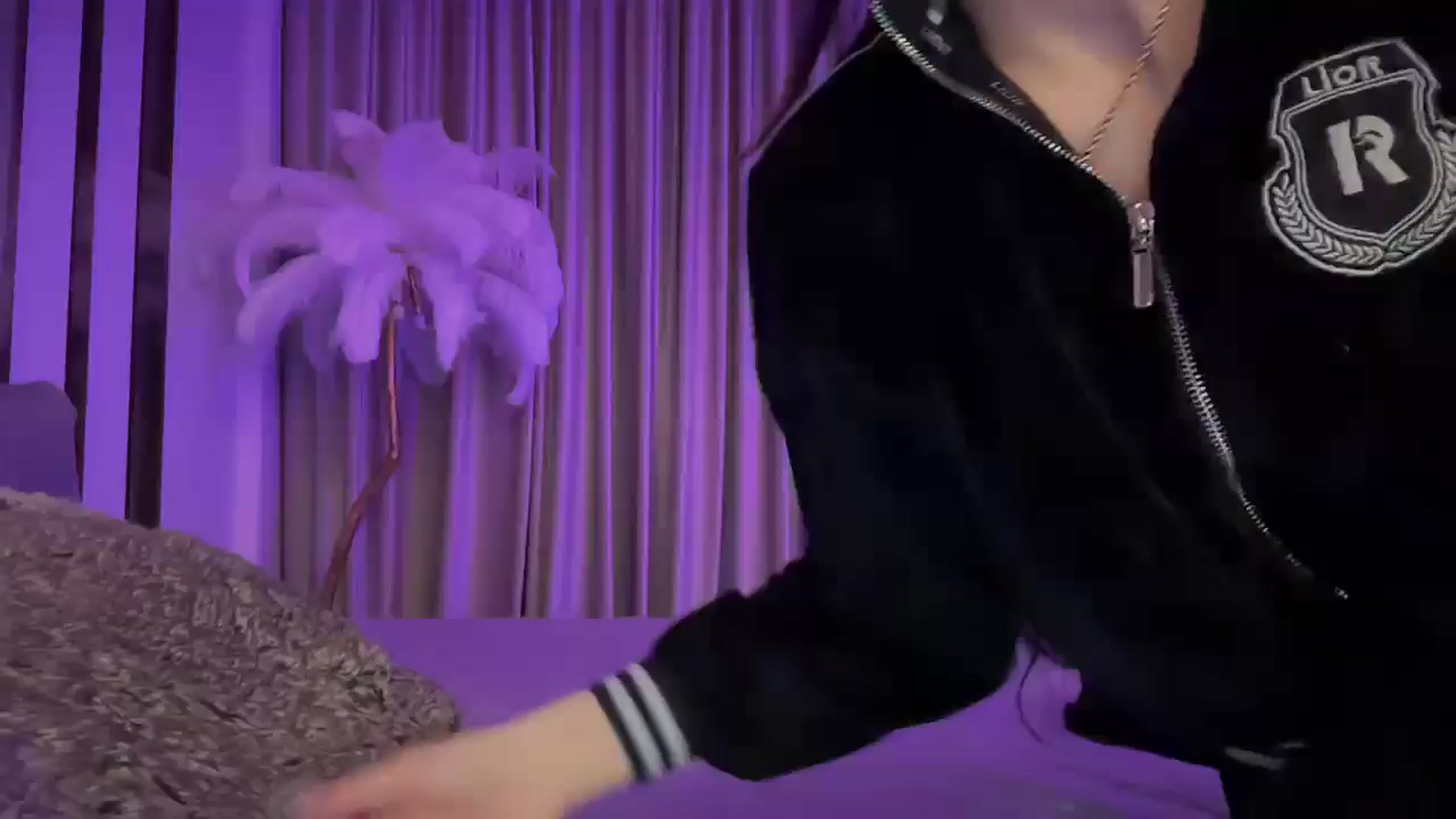 Gallery image thumbnail from UGLYGIRL_'s myfreecams stream on, 02/08/2025, 19:30 image 12 of 20