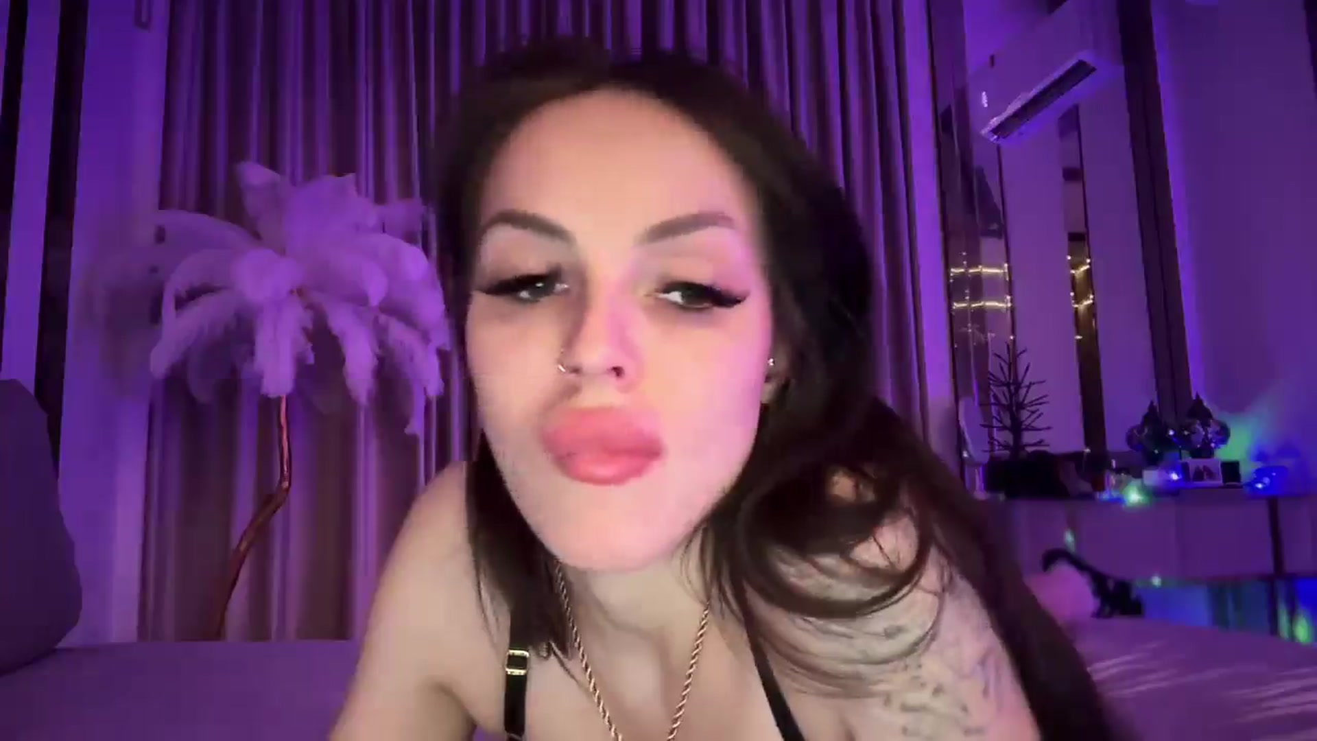 Gallery image thumbnail from UGLYGIRL_'s myfreecams stream on, 02/10/2025, 01:10 image 10 of 20