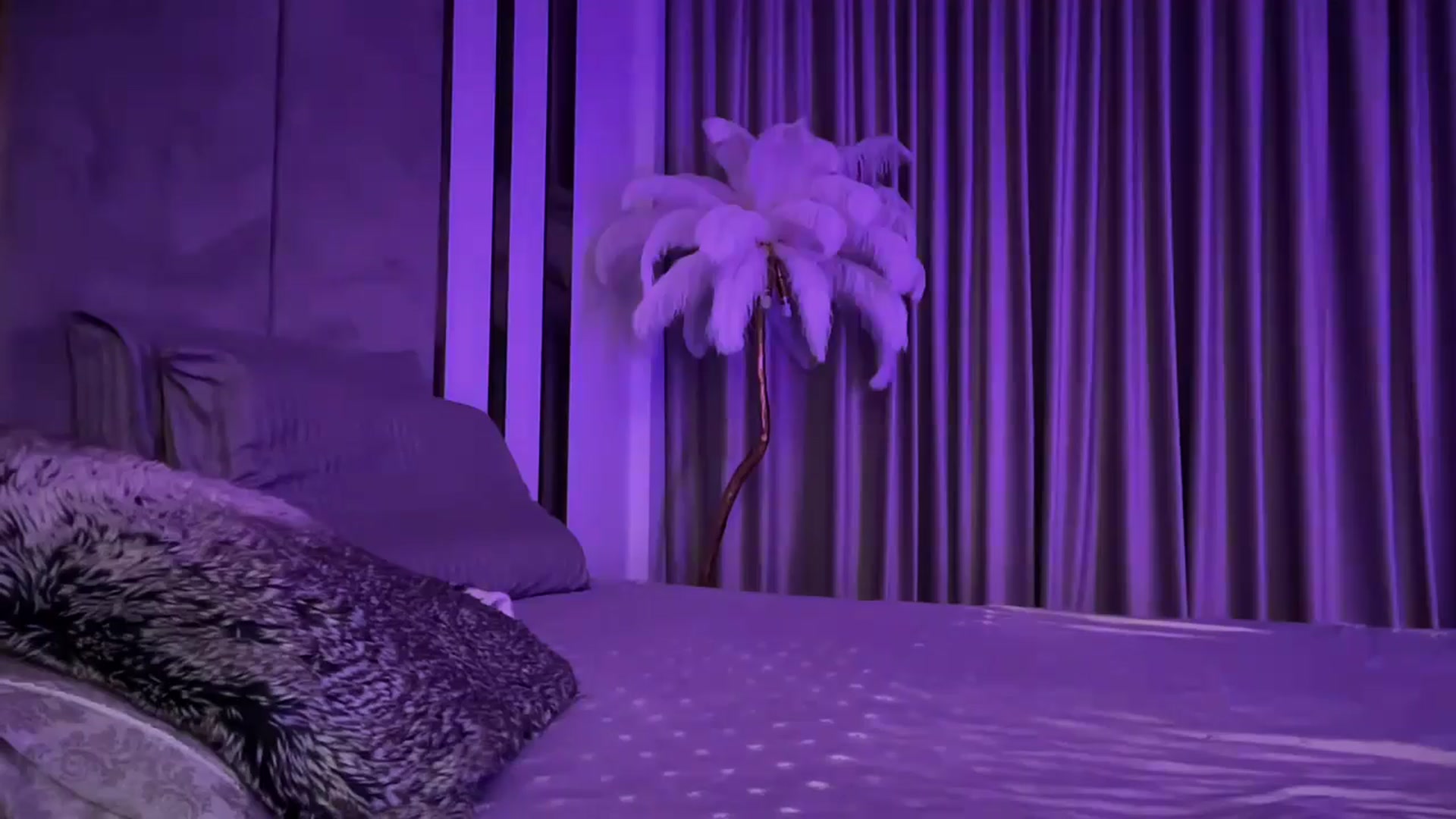 Gallery image thumbnail from UGLYGIRL_'s myfreecams stream on, 02/14/2025, 24:37 image 13 of 20