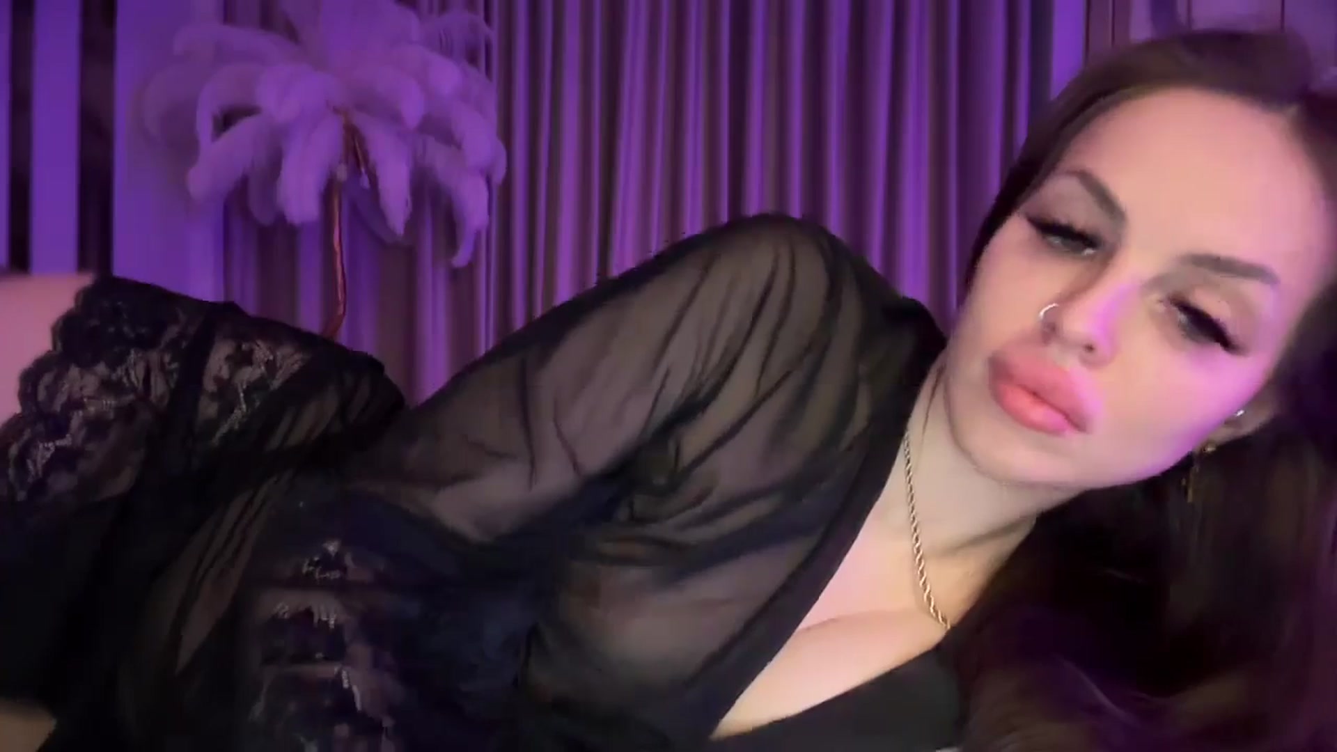 Gallery image thumbnail from UGLYGIRL_'s myfreecams stream on, 02/17/2025, 04:37 image 13 of 20