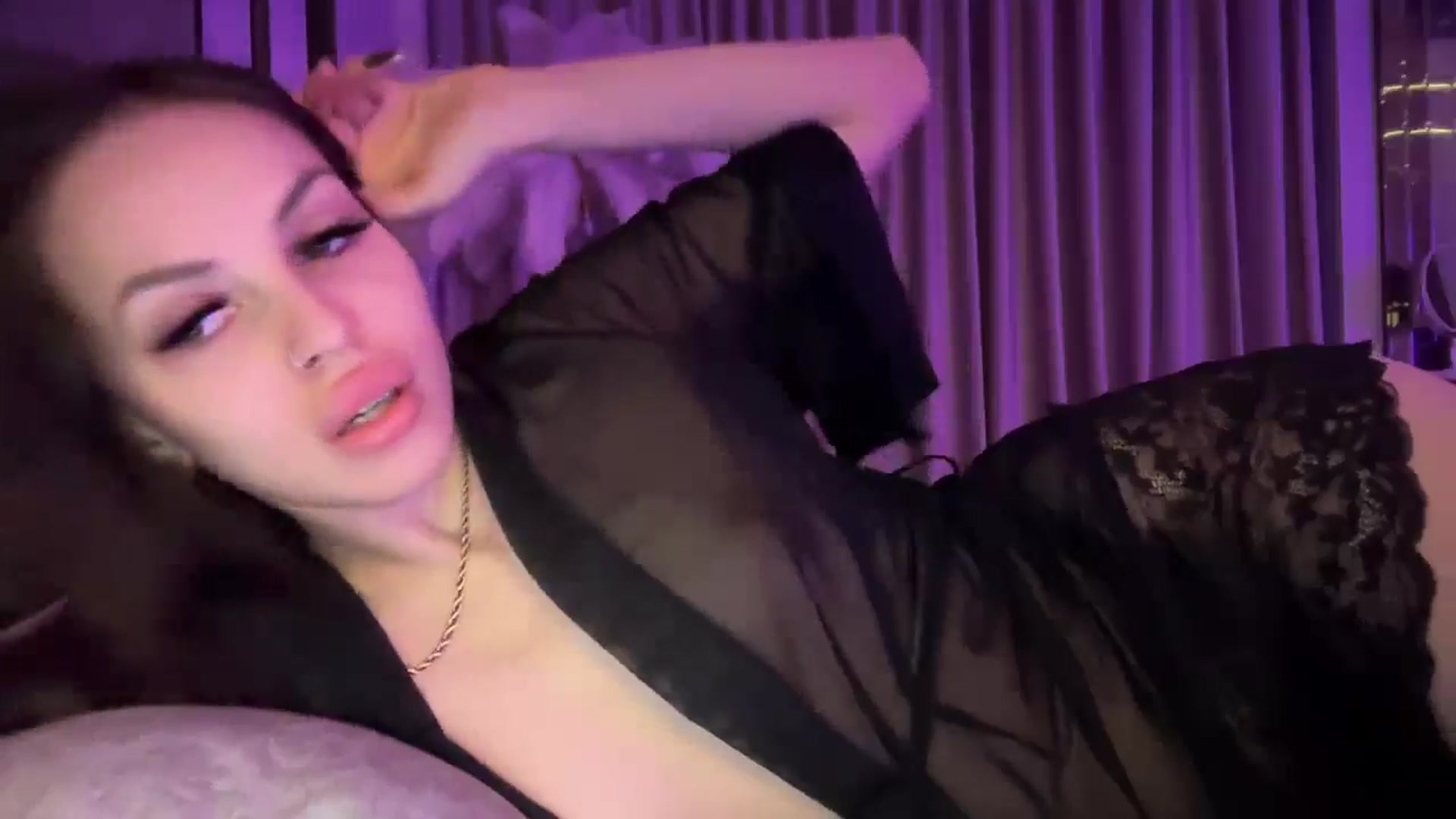 Gallery image thumbnail from UGLYGIRL_'s myfreecams stream on, 02/17/2025, 04:37 image 7 of 20