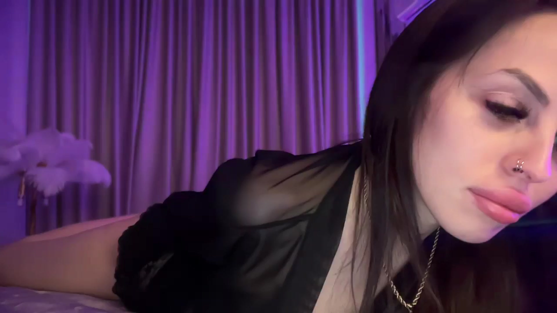 Gallery image thumbnail from UGLYGIRL_'s myfreecams stream on, 02/19/2025, 04:52 image 15 of 20