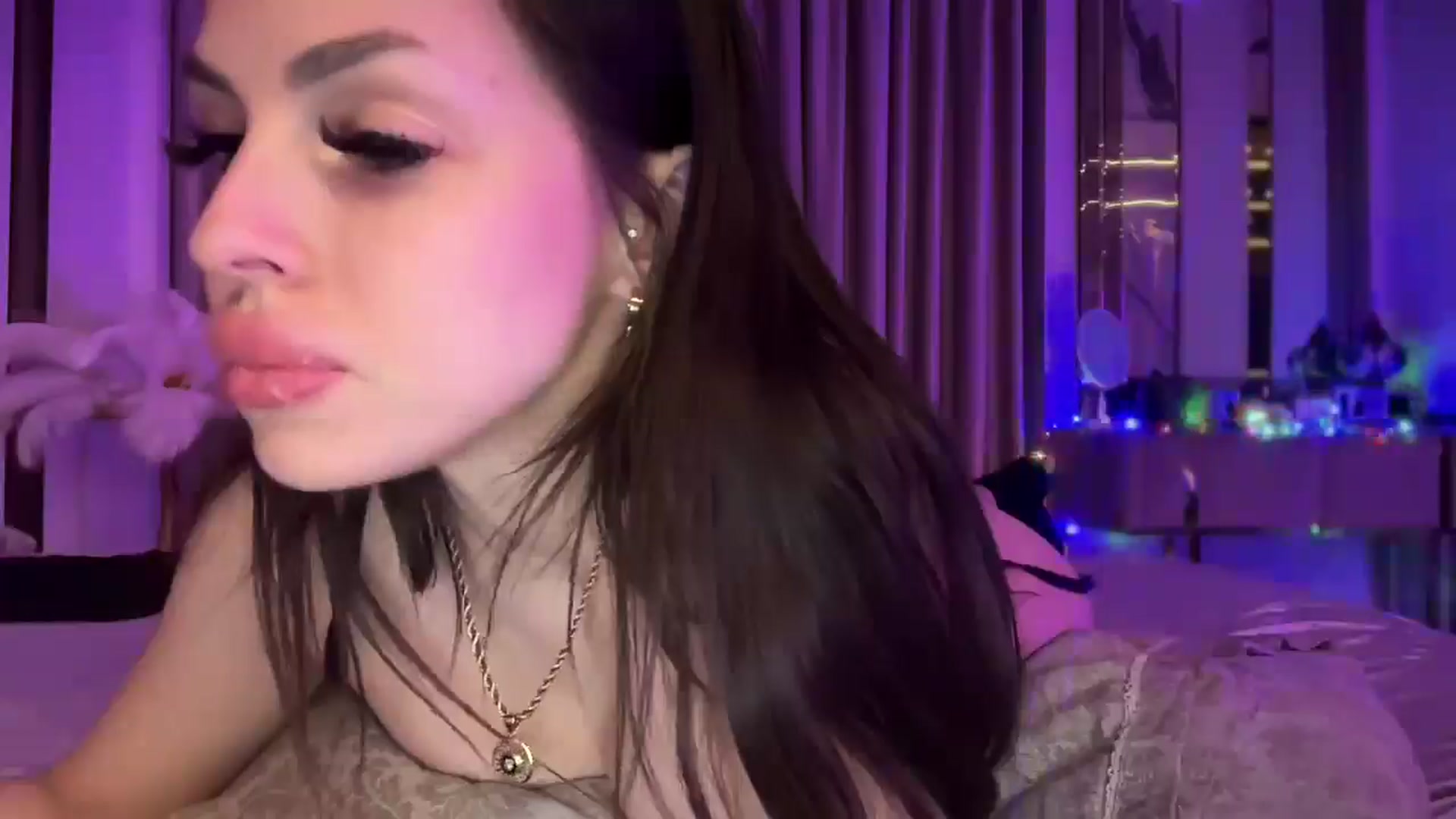 Gallery image thumbnail from UGLYGIRL_'s myfreecams stream on, 02/21/2025, 04:30 image 16 of 20