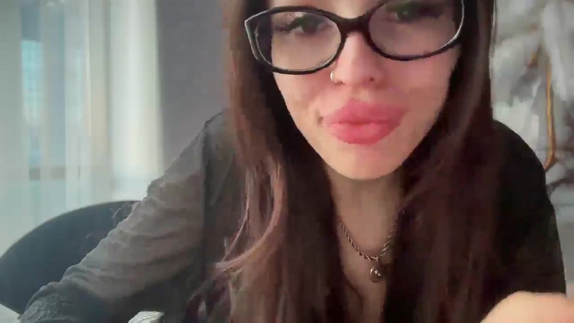 Gallery image thumbnail from UGLYGIRL_'s myfreecams stream on, 02/25/2025, 05:19 image 9 of 20