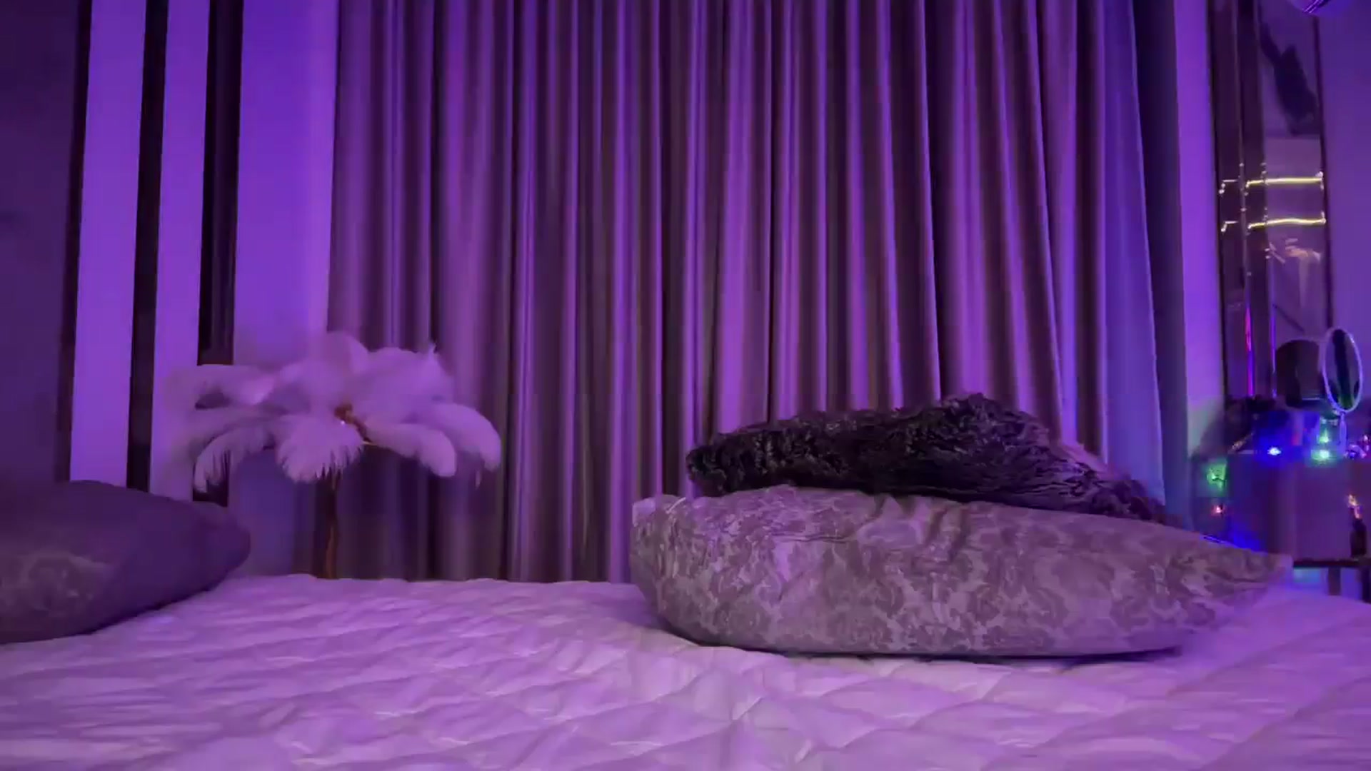 Gallery image thumbnail from UGLYGIRL_'s myfreecams stream on, 03/10/2025, 24:00 image 3 of 20