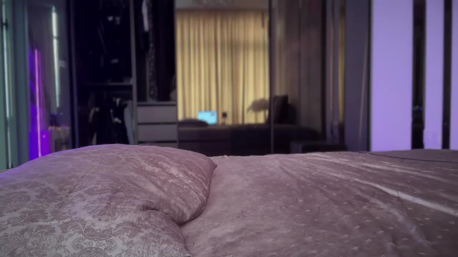 Gallery image thumbnail from UGLYGIRL_'s myfreecams stream on, 03/13/2025, 07:00 image 2 of 20