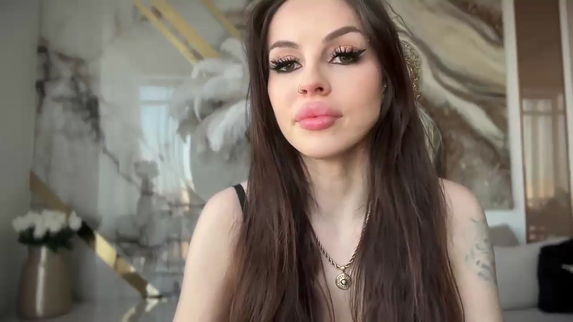 Gallery image thumbnail from UGLYGIRL_'s myfreecams stream on, 03/16/2025, 15:22 image 8 of 20