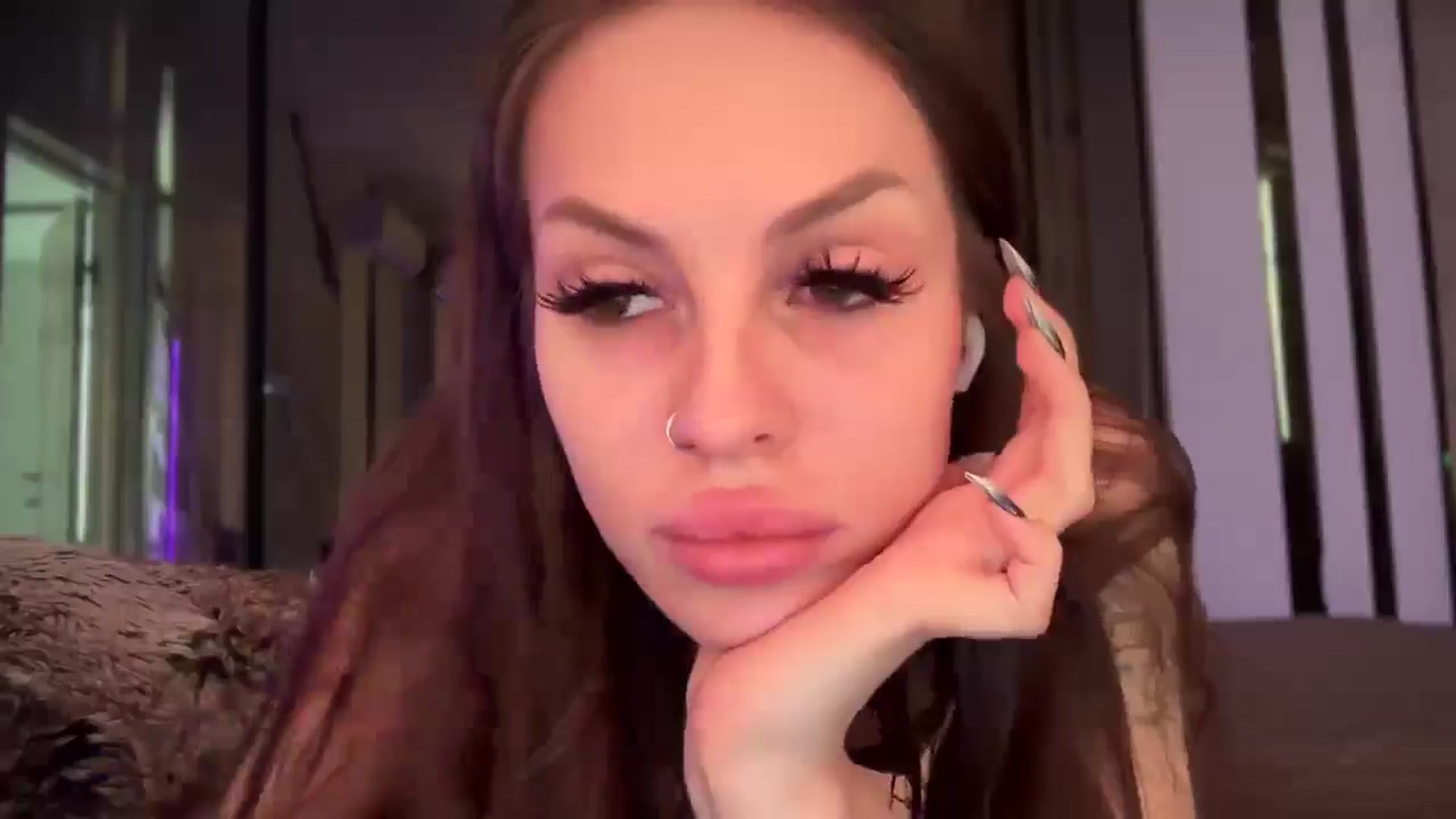 Gallery image thumbnail from UGLYGIRL_'s myfreecams stream on, 03/17/2025, 04:57 image 14 of 20