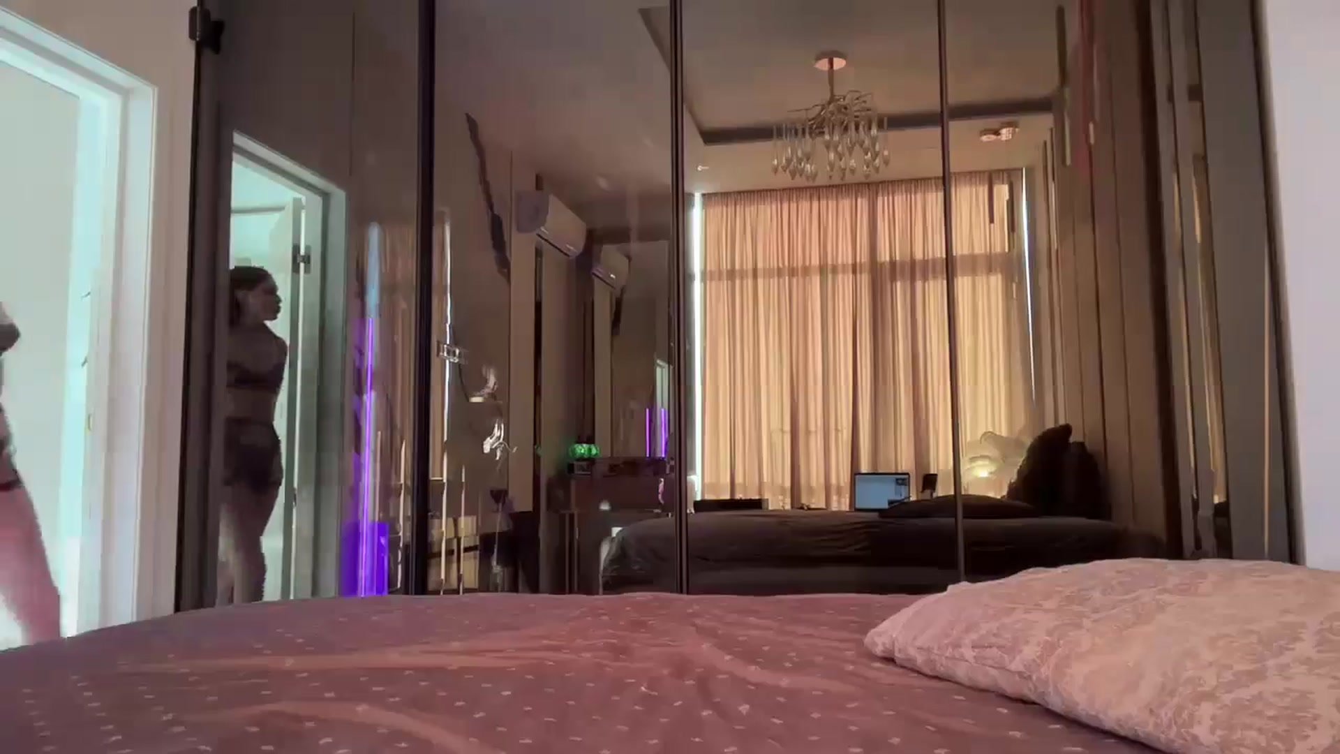 Gallery image thumbnail from UGLYGIRL_'s myfreecams stream on, 03/17/2025, 05:56 image 18 of 20