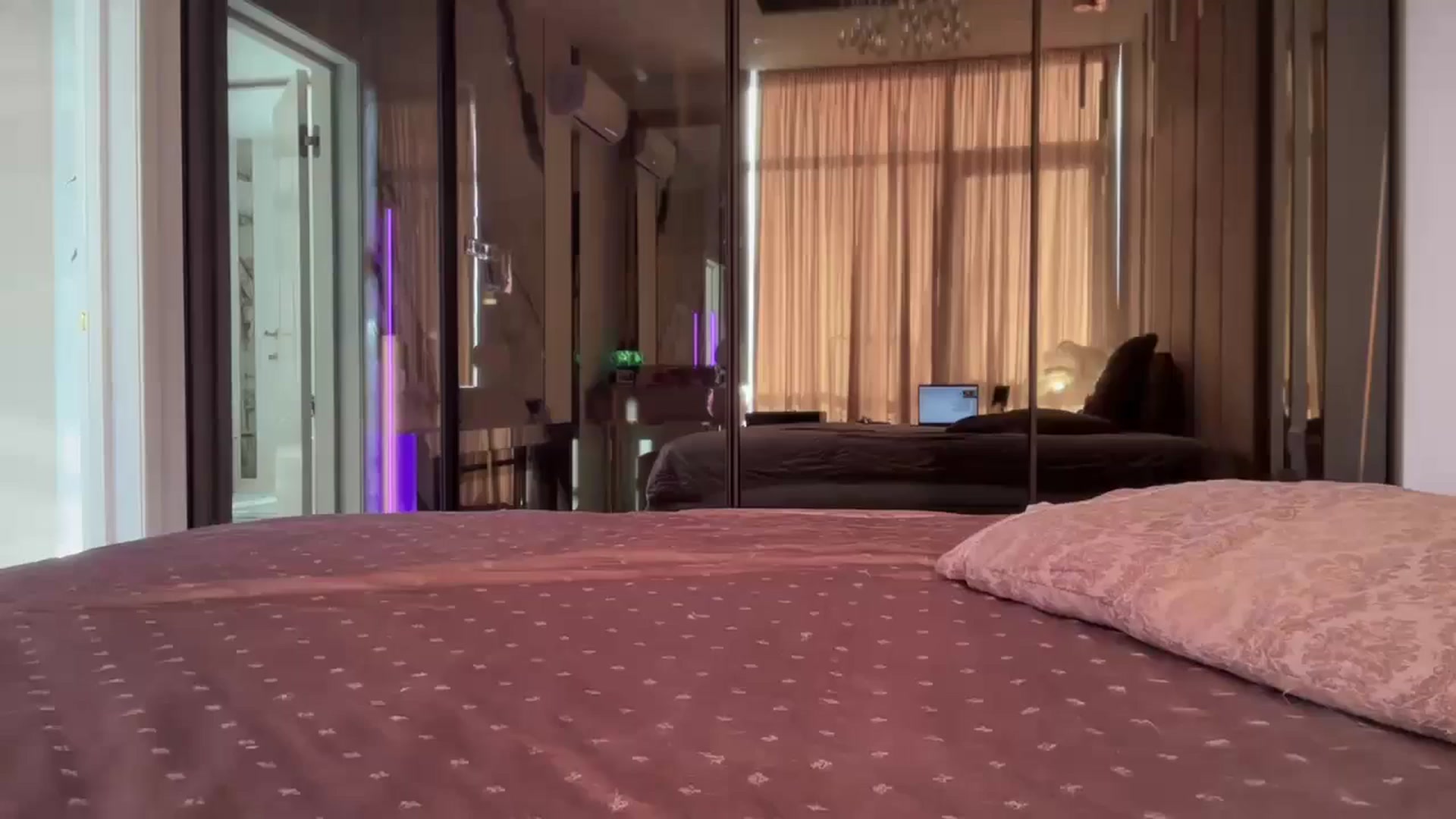 Gallery image thumbnail from UGLYGIRL_'s myfreecams stream on, 03/17/2025, 05:56 image 12 of 20