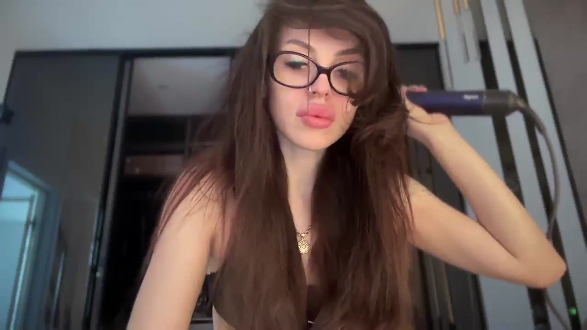 Gallery image thumbnail from UGLYGIRL_'s myfreecams stream on, 03/20/2025, 14:27 image 5 of 20