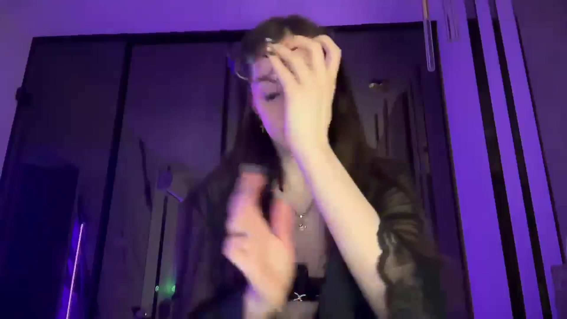 Gallery image thumbnail from UGLYGIRL_'s myfreecams stream on, 03/20/2025, 22:29 image 7 of 20