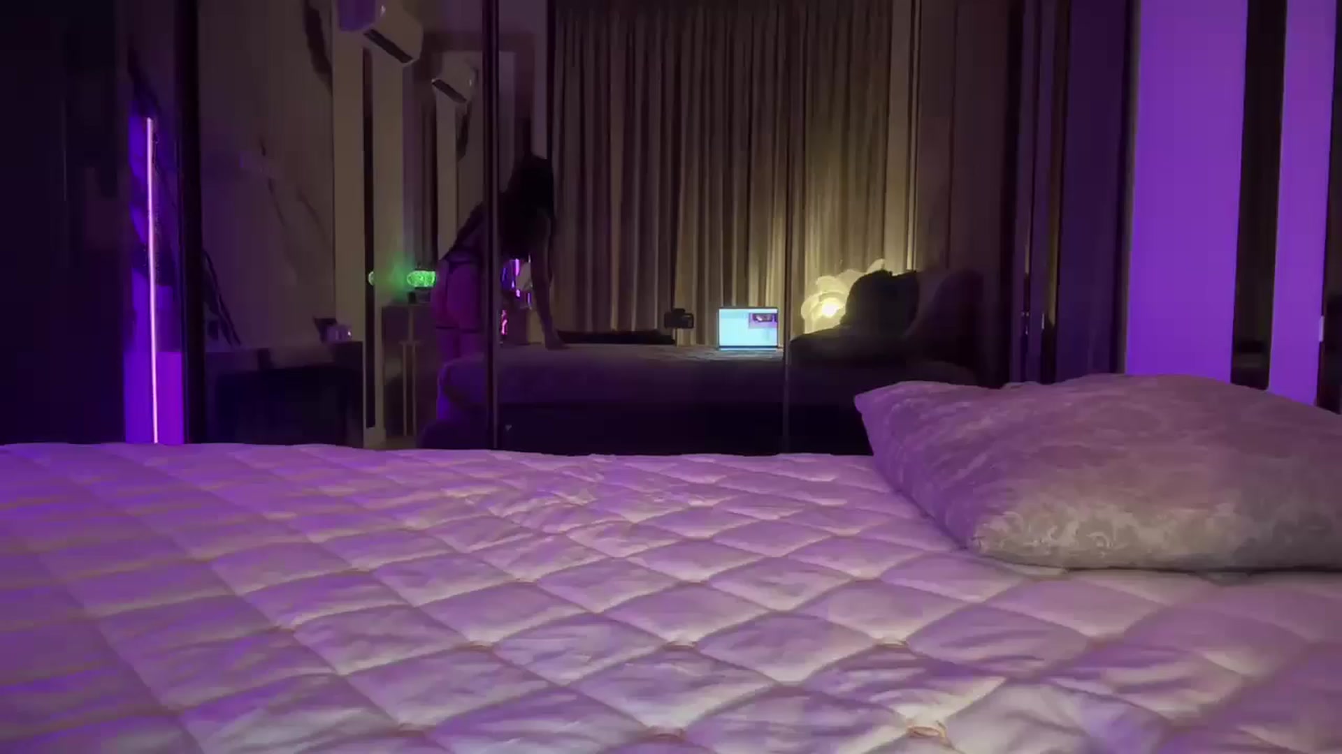 Gallery image thumbnail from UGLYGIRL_'s myfreecams stream on, 03/20/2025, 23:55 image 1 of 20