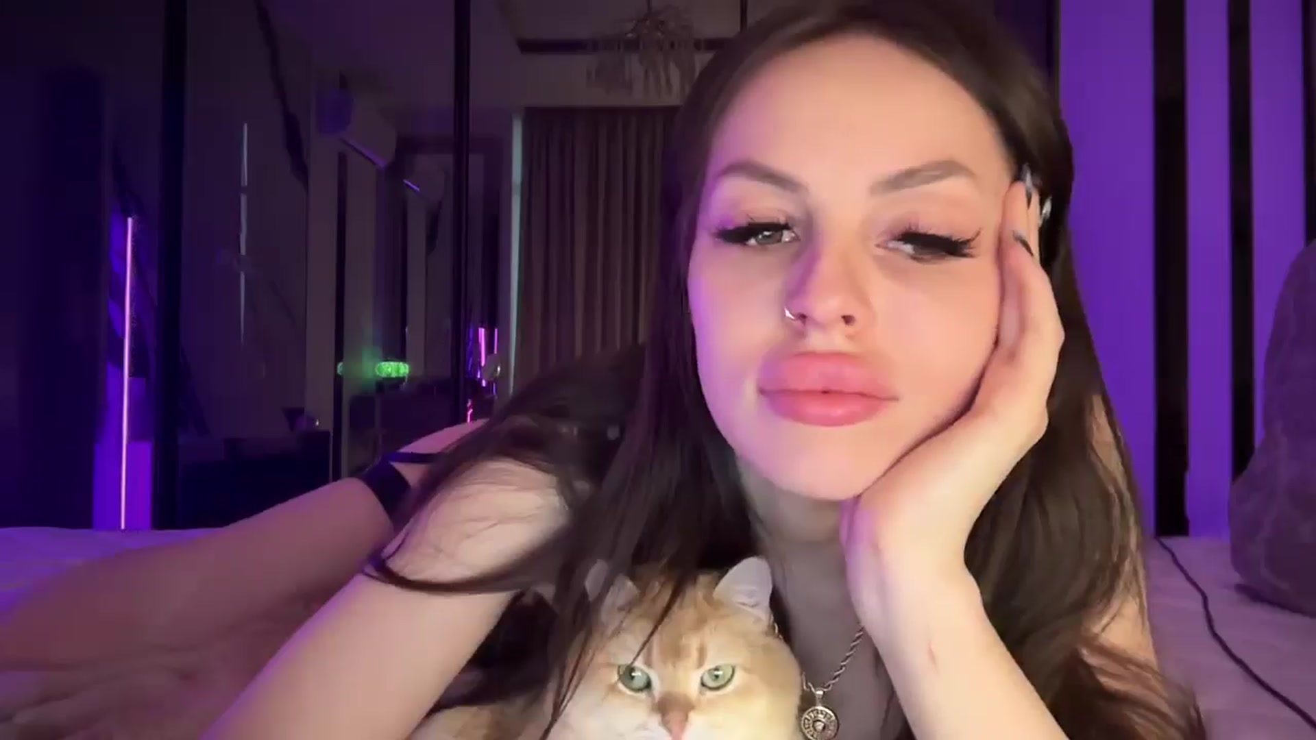 Gallery image thumbnail from UGLYGIRL_'s myfreecams stream on, 03/21/2025, 04:48 image 5 of 20