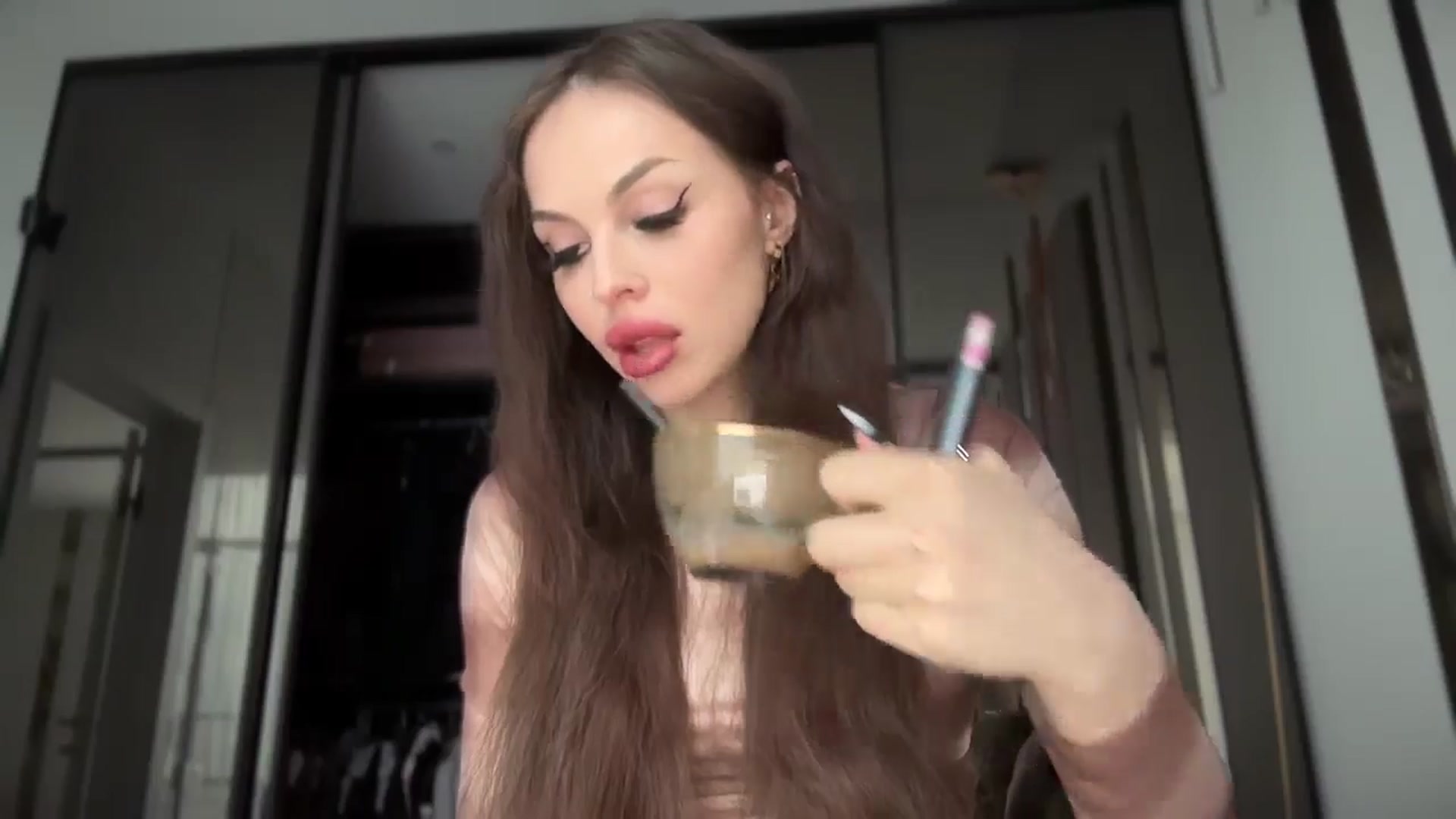 Gallery image thumbnail from UGLYGIRL_'s myfreecams stream on, 03/25/2025, 14:16 image 18 of 20