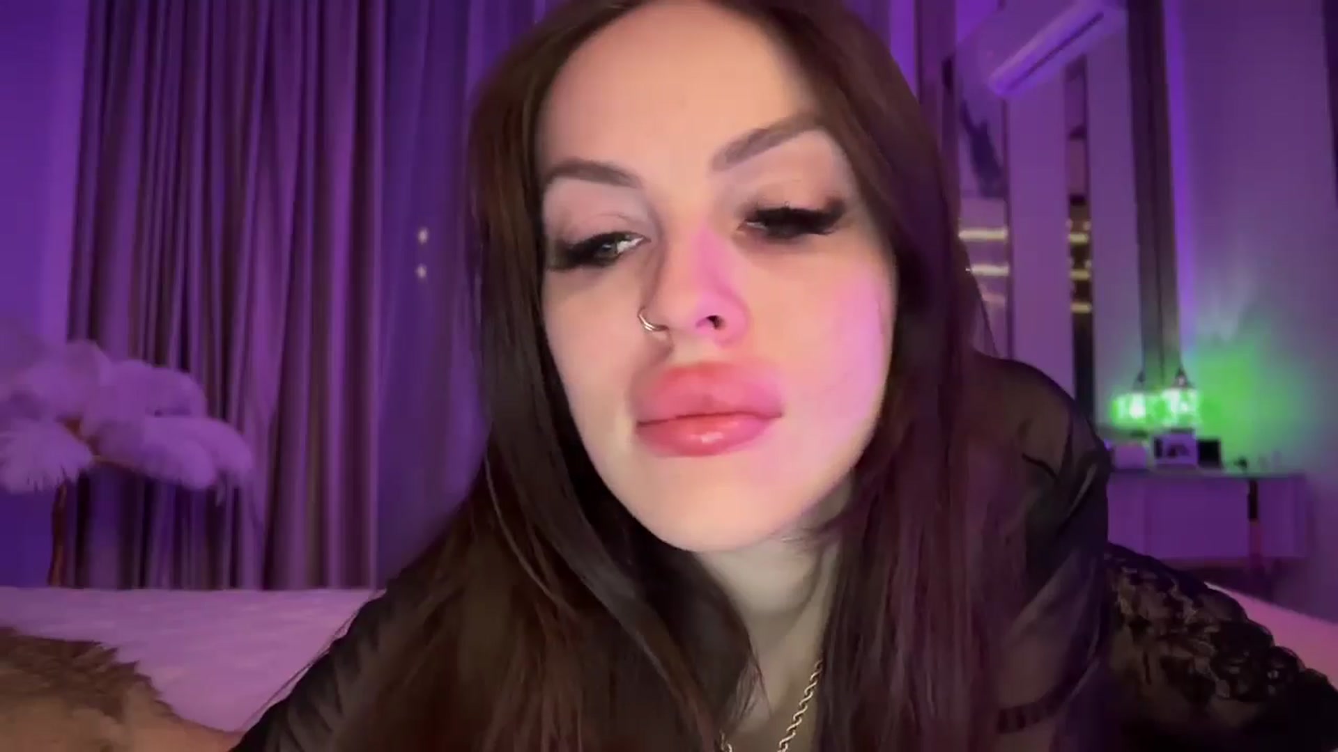 Gallery image thumbnail from UGLYGIRL_'s myfreecams stream on, 03/27/2025, 24:42 image 10 of 20