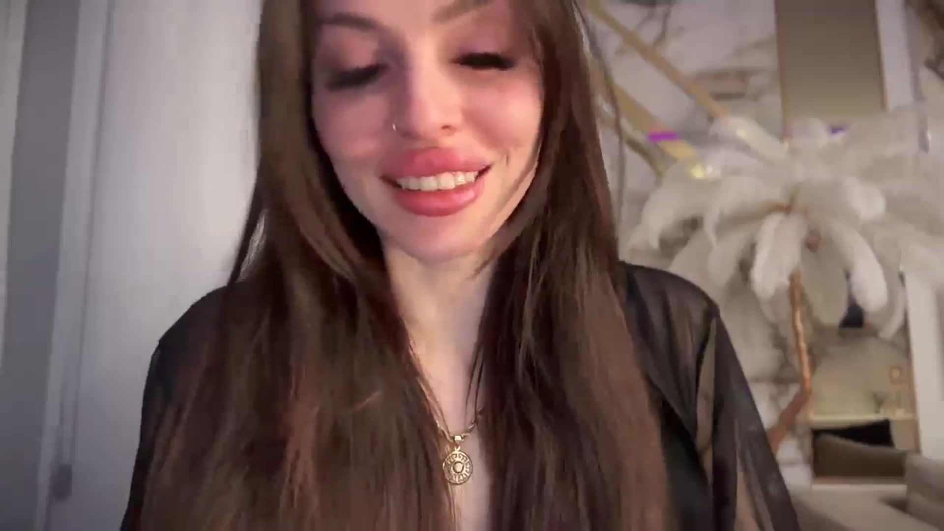 Gallery image thumbnail from UGLYGIRL_'s myfreecams stream on, 03/29/2025, 03:37 image 7 of 20