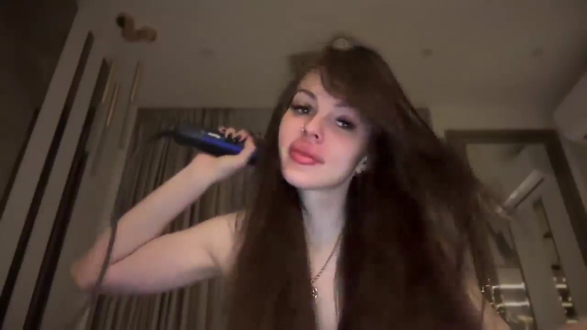Gallery image thumbnail from UGLYGIRL_'s myfreecams stream on, 03/30/2025, 18:18 image 14 of 20