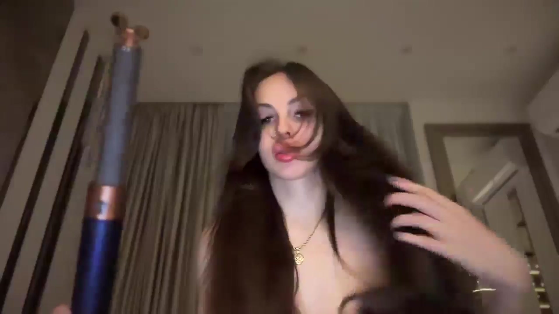Gallery image thumbnail from UGLYGIRL_'s myfreecams stream on, 03/30/2025, 18:18 image 17 of 20