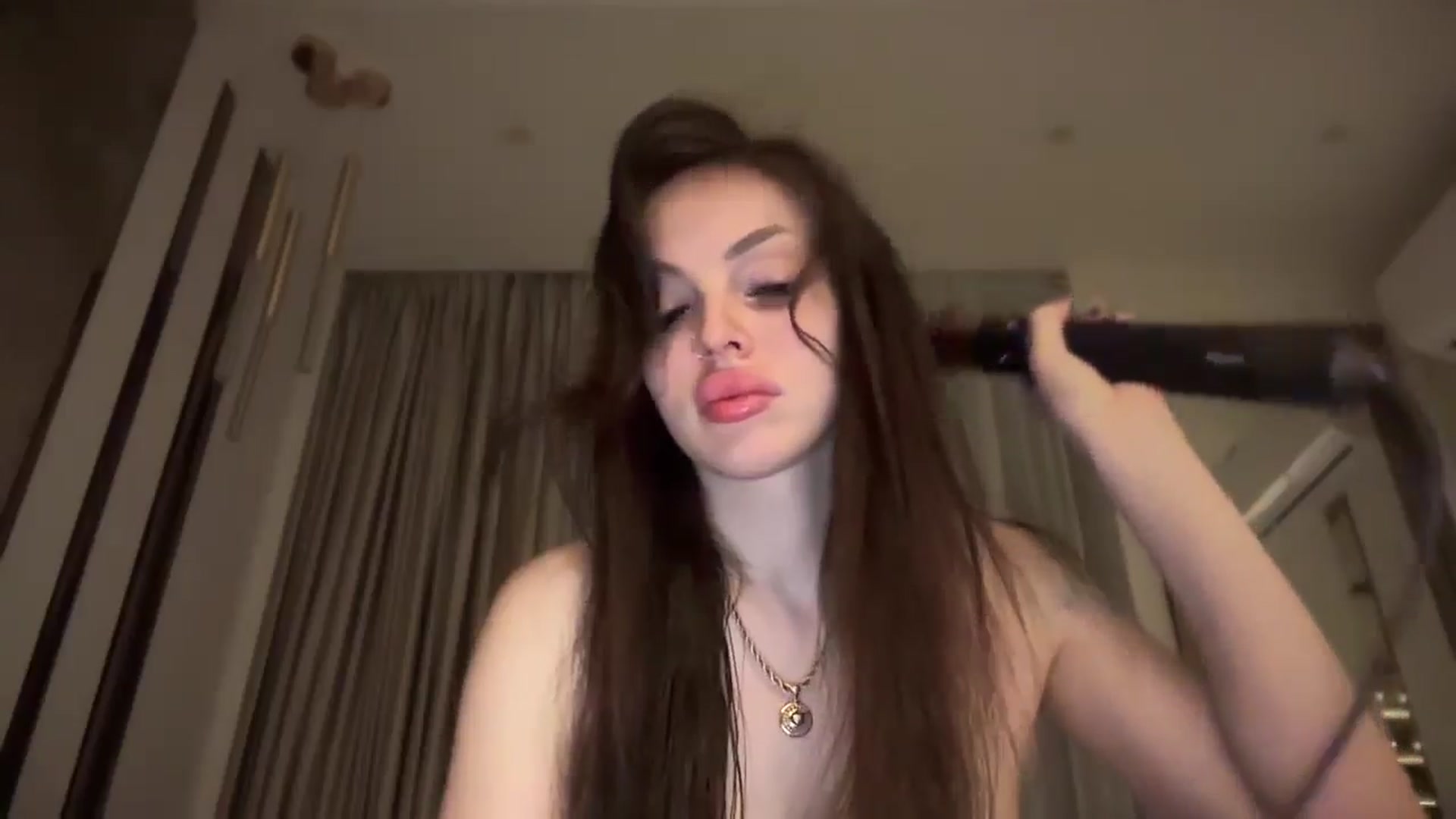 Gallery image thumbnail from UGLYGIRL_'s myfreecams stream on, 03/30/2025, 18:18 image 7 of 20