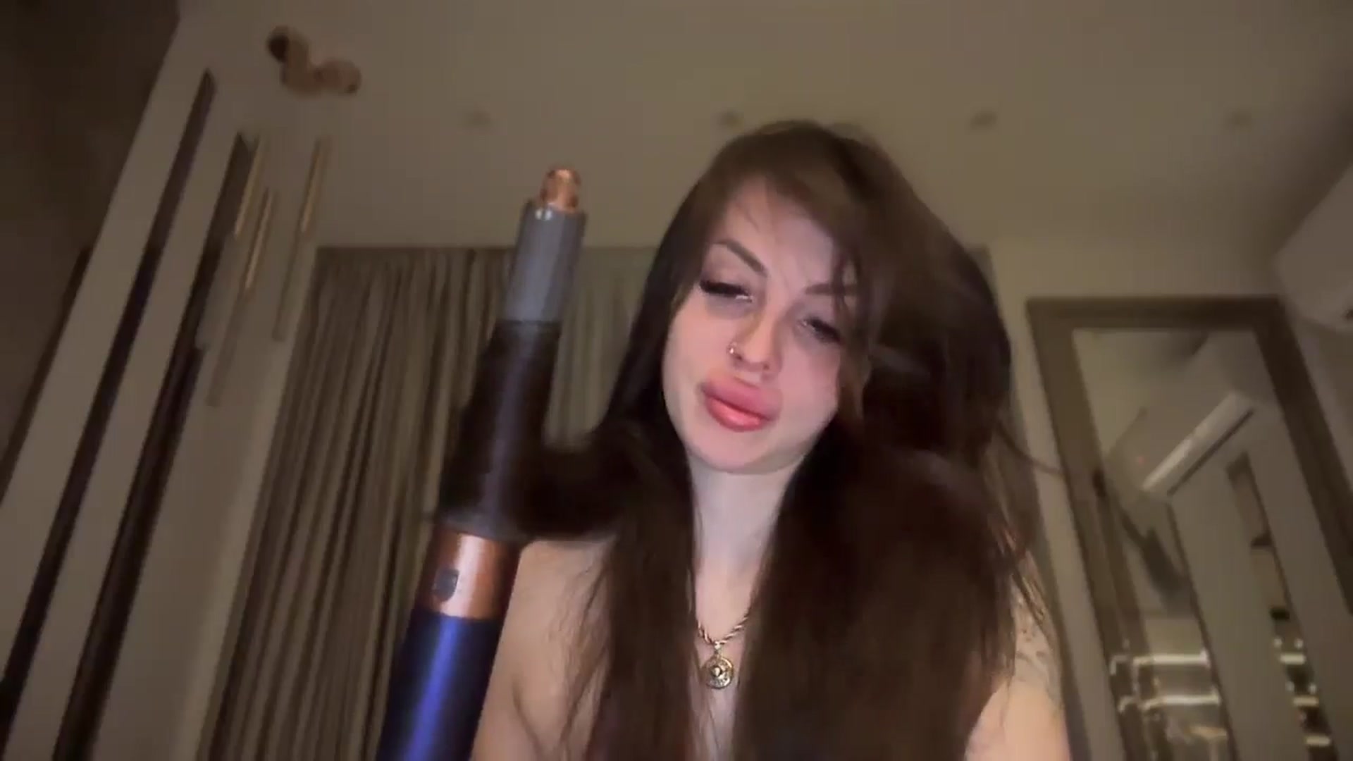 Gallery image thumbnail from UGLYGIRL_'s myfreecams stream on, 03/30/2025, 18:18 image 19 of 20