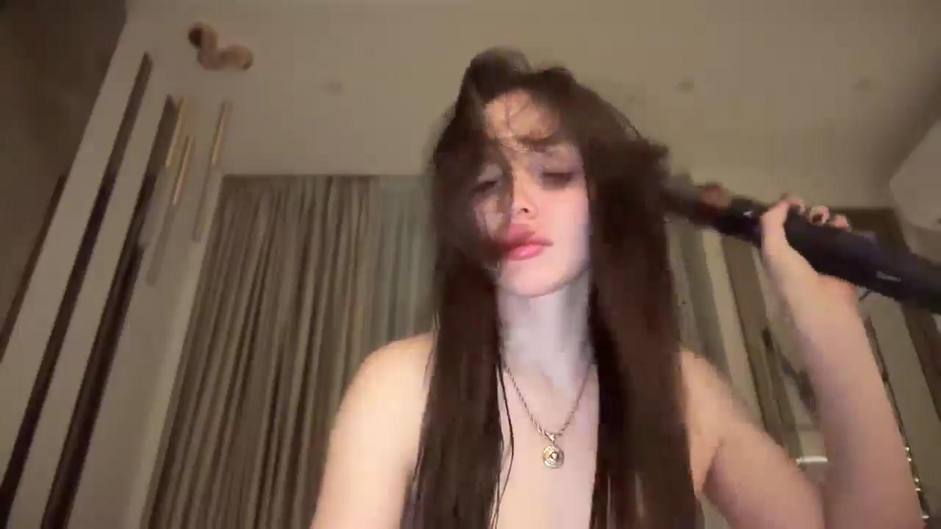 Gallery image thumbnail from UGLYGIRL_'s myfreecams stream on, 03/30/2025, 18:18 image 5 of 20