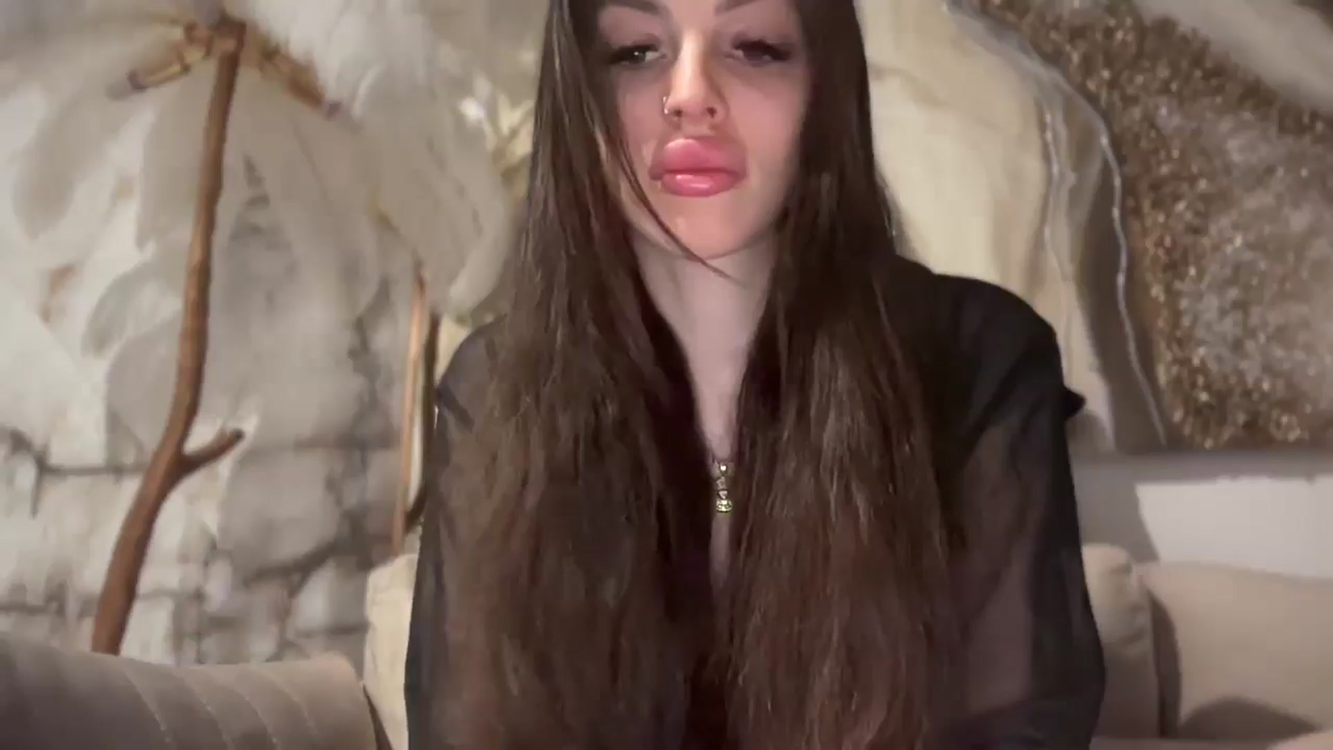 Gallery image thumbnail from UGLYGIRL_'s myfreecams stream on, 03/31/2025, 02:05 image 17 of 20
