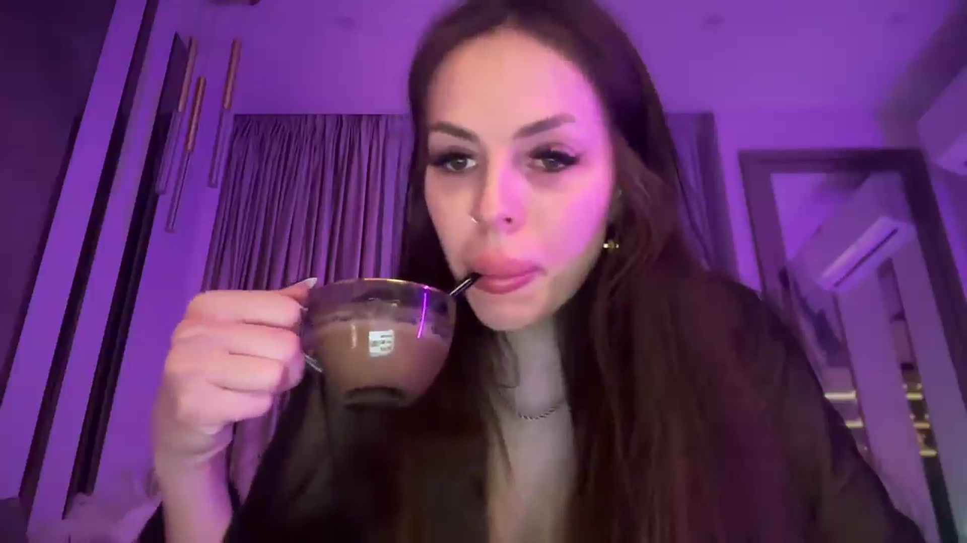 Gallery image thumbnail from UGLYGIRL_'s myfreecams stream on, 04/01/2025, 03:28 image 3 of 20