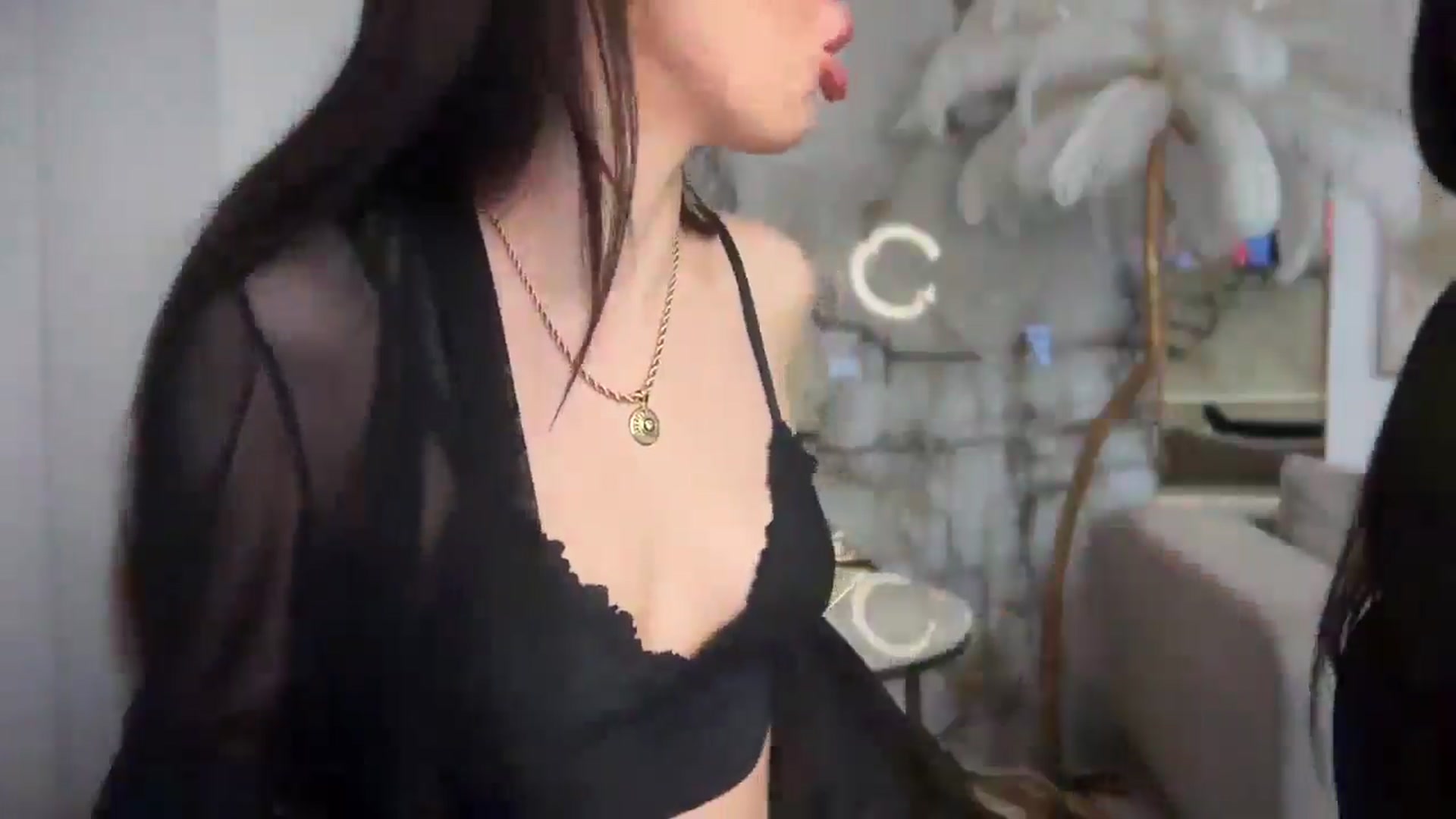 Gallery image thumbnail from UGLYGIRL_'s myfreecams stream on, 04/04/2025, 21:23 image 16 of 20